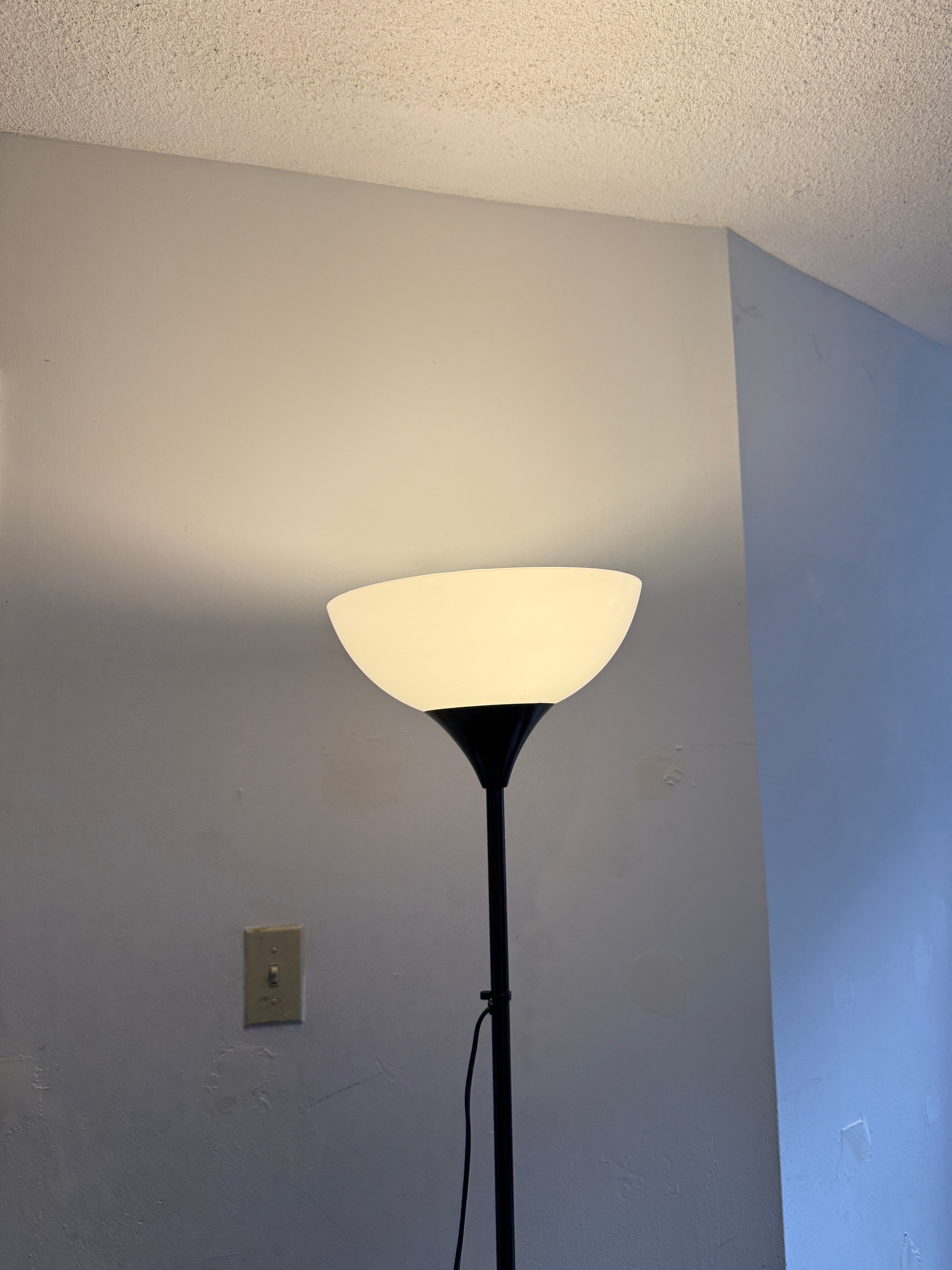 Simple and classic floor uplighter lam - photo 3