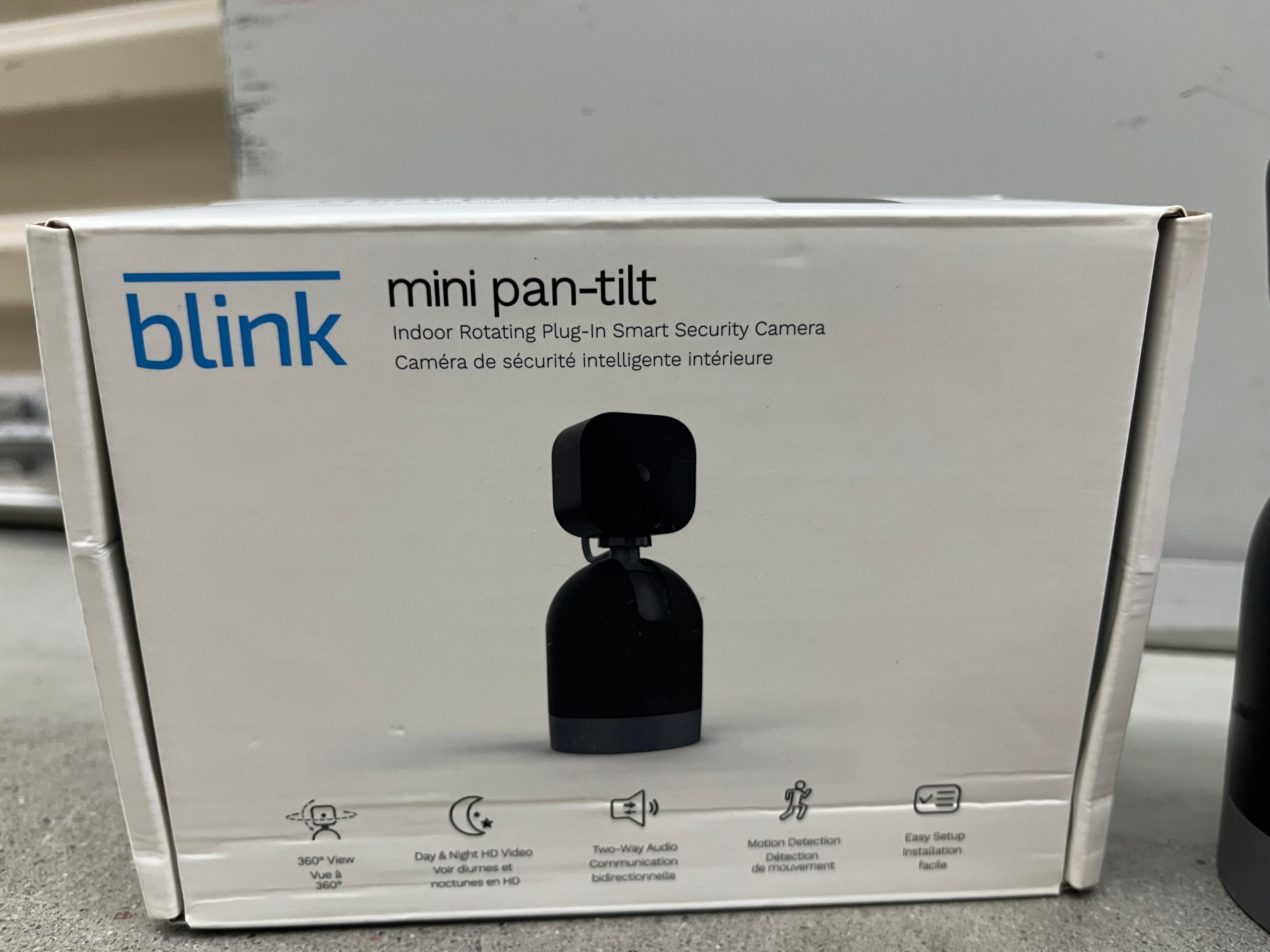 Blink Mini Pan-Tilt Smart Security Camera (1080p HD, Black) - photo 2