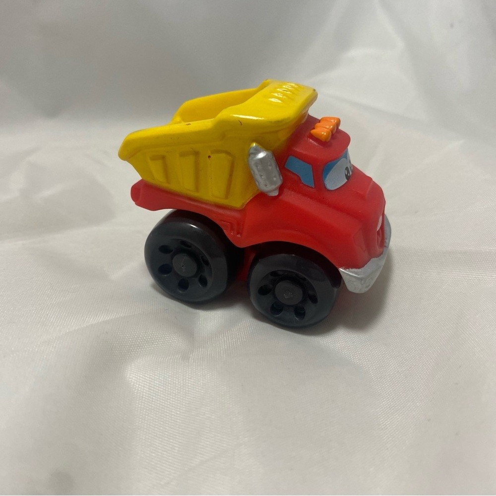 Hasbro Lil Chuck and Friends Chuck the Dump Truck Construction 2 - photo 2