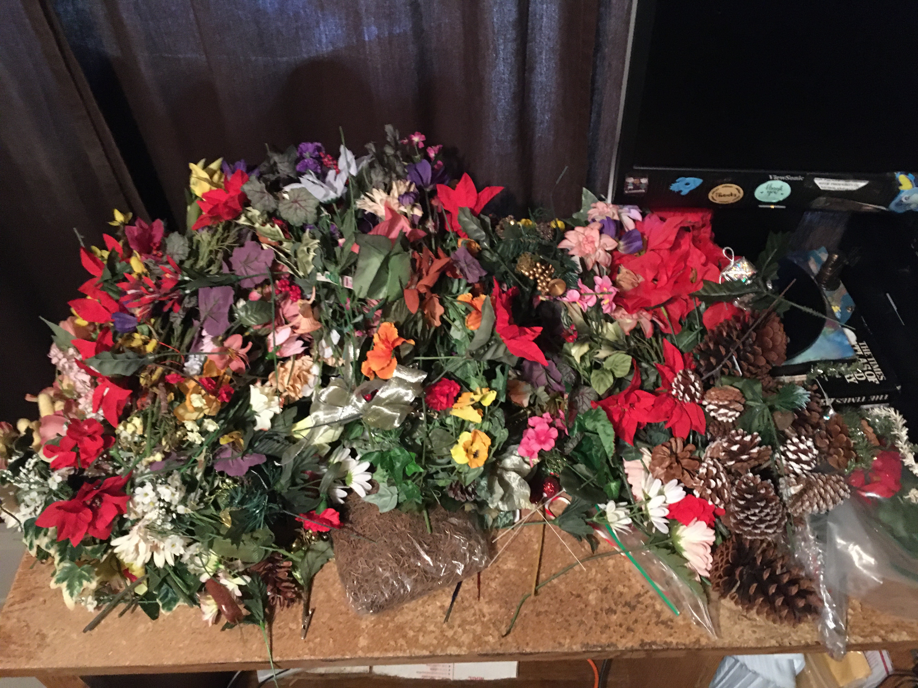 HUGE LOT FAKE ARTIFICIAL FLOWERS FLORAL VARIOUS SIZES/COLORS