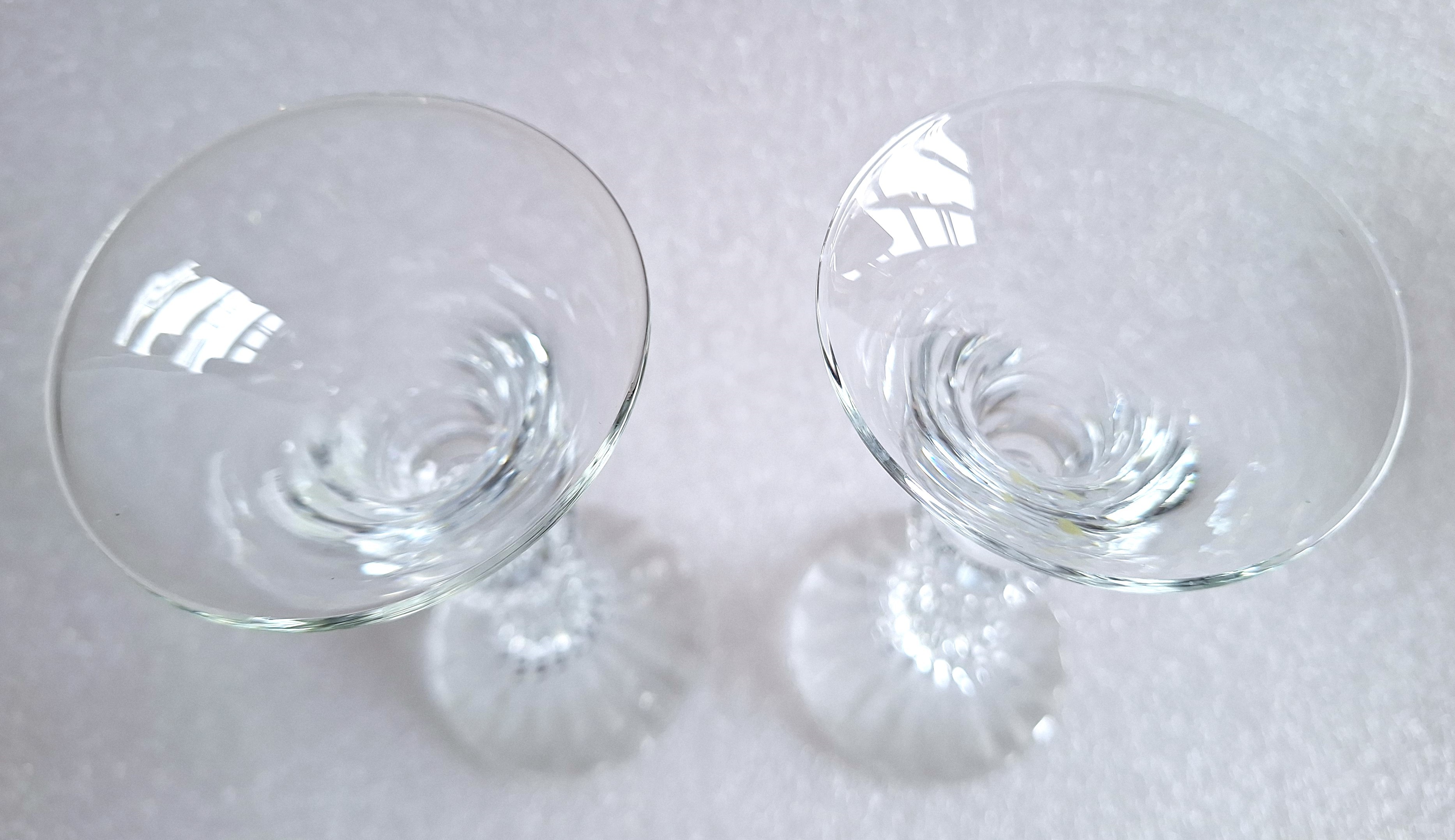 Two clear glass candlesticks with fluted bases - photo 4