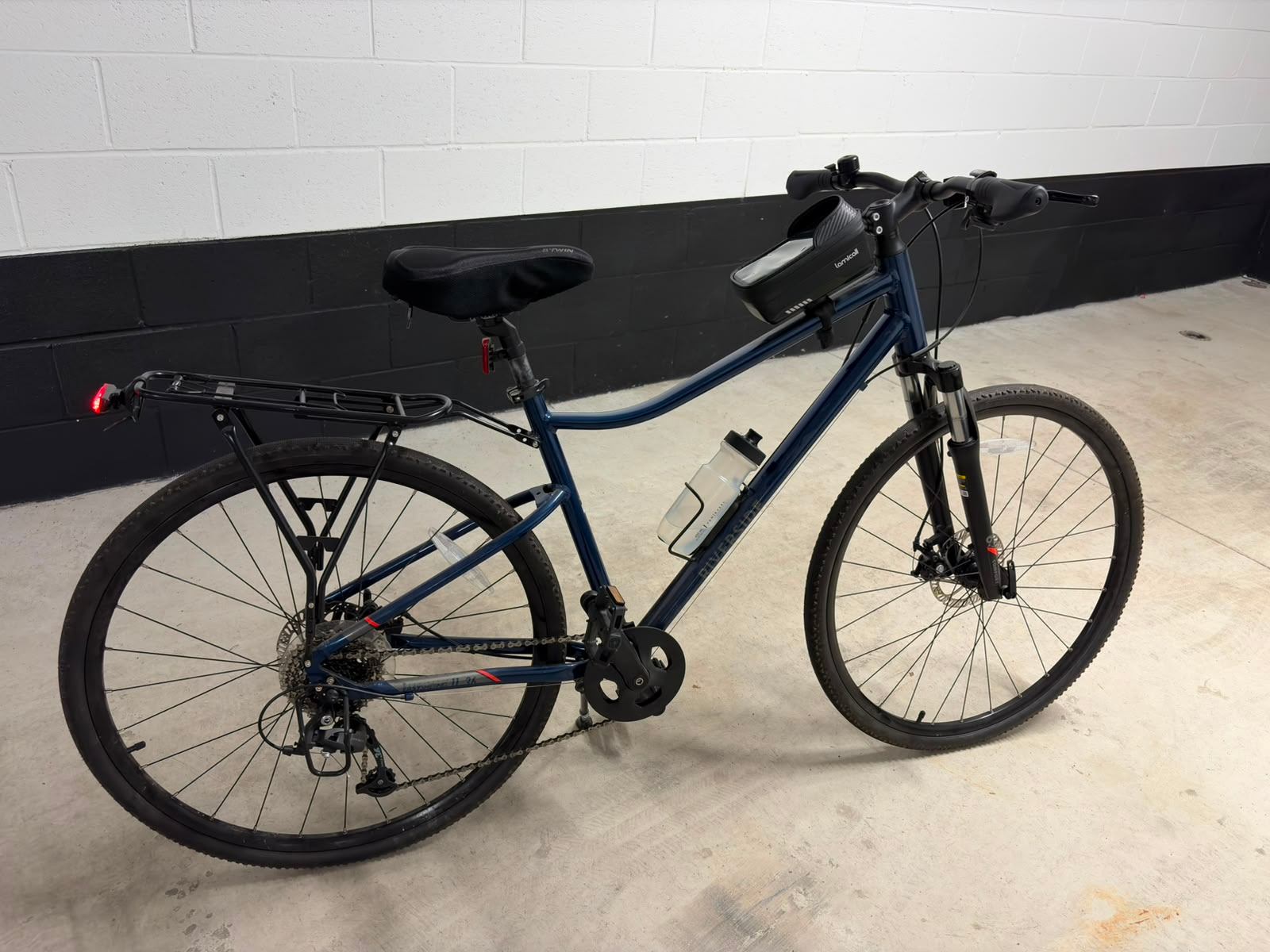 Hybrid 9-speed Bike
