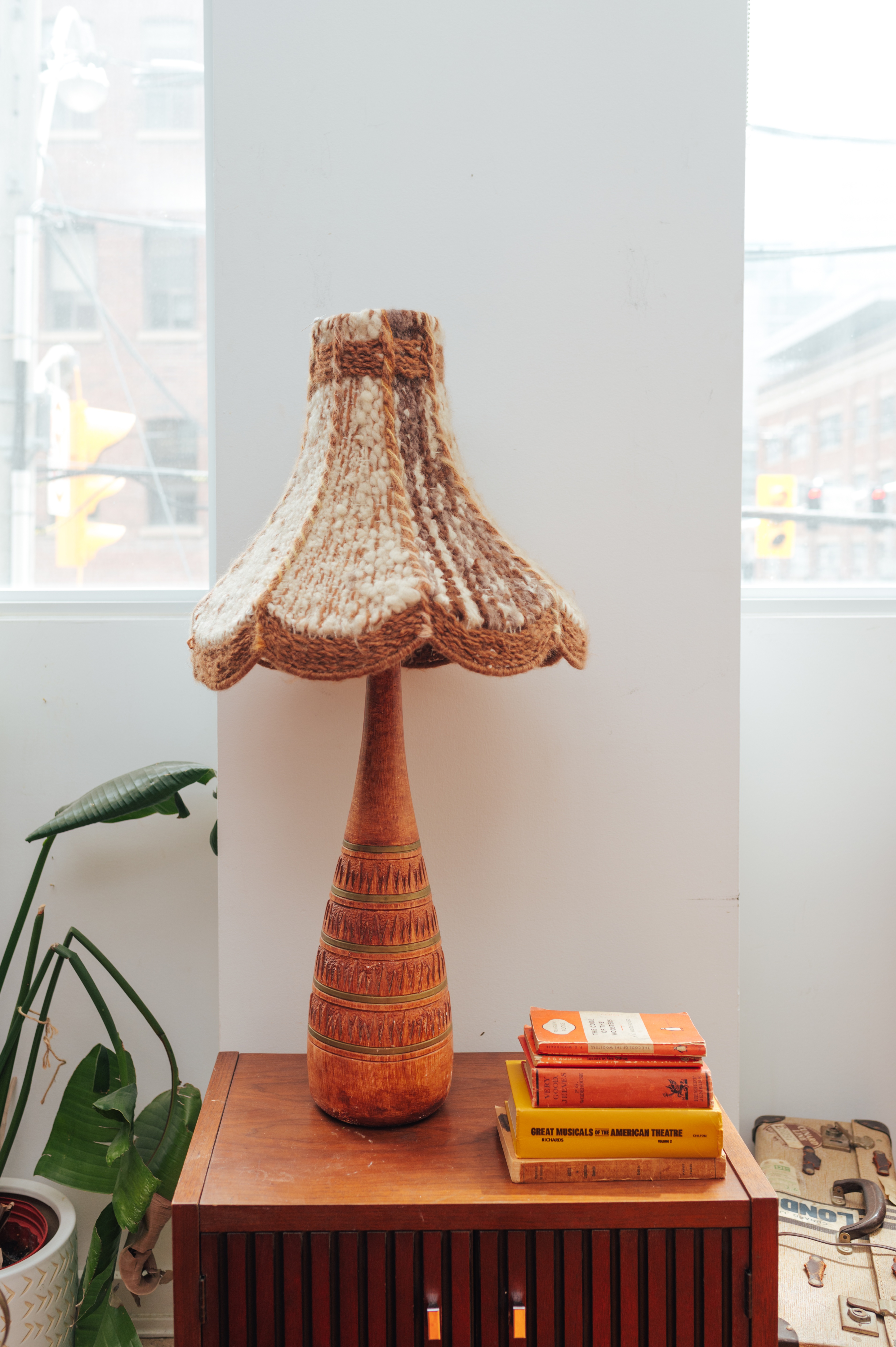 1970s Faux Bois Ceramic Table Lamp with Hand-Knit Shade - photo 3
