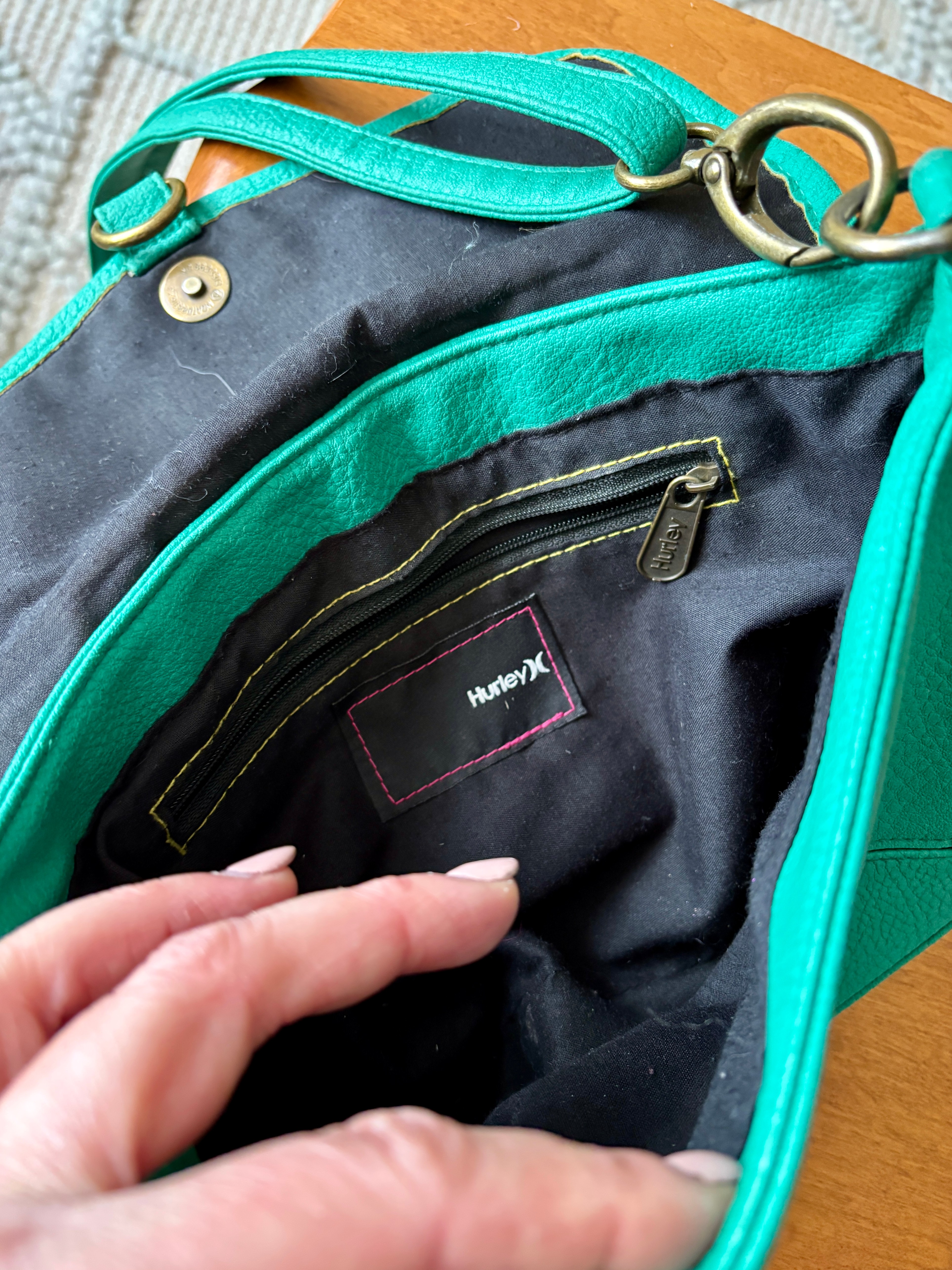 Retro early 2000's green 'leather' purse by Hurley )( - photo 2