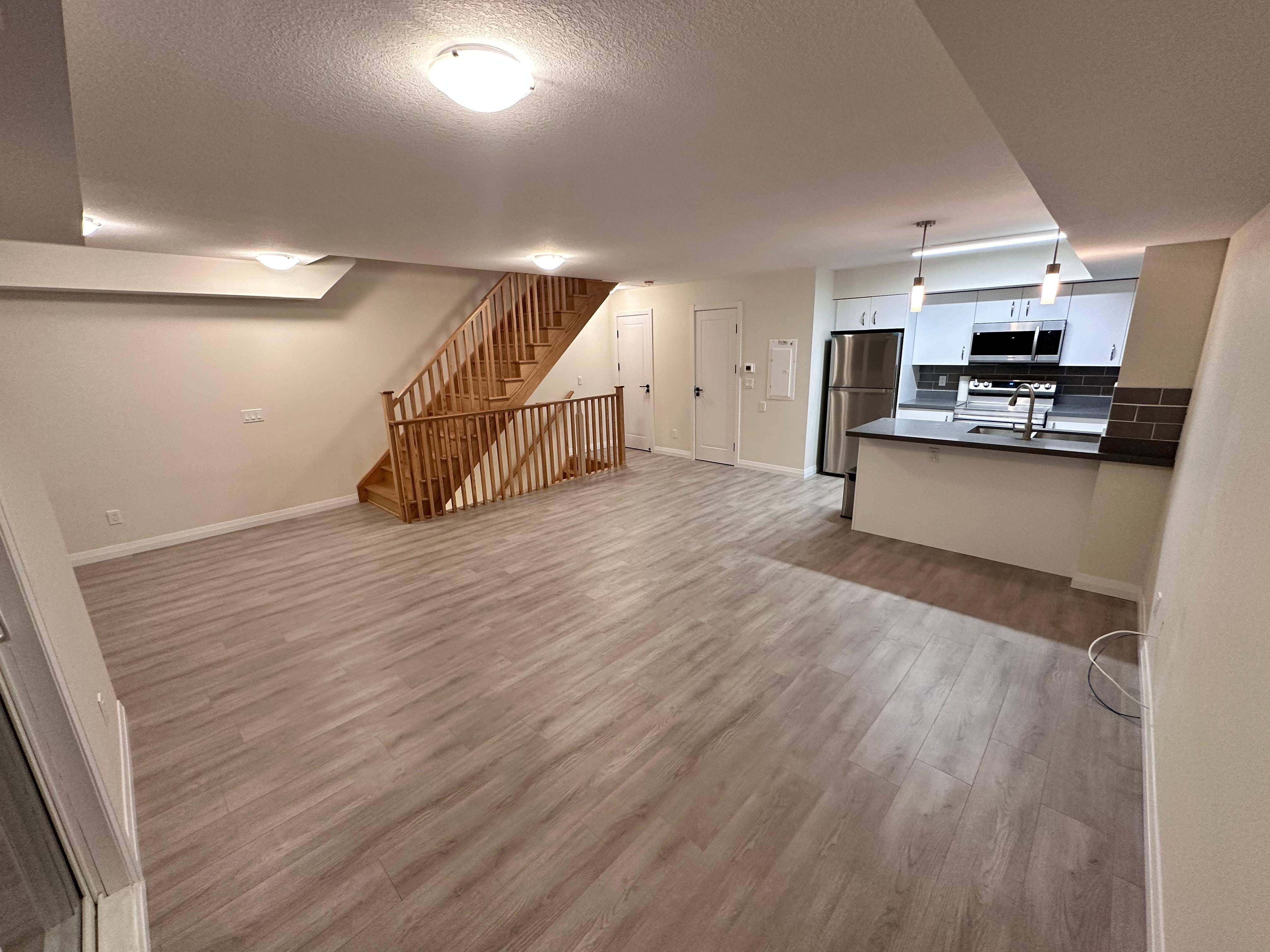 Spacious 3 Bedroom +Den Townhome for rent available   1 Aug 2026 - photo 3