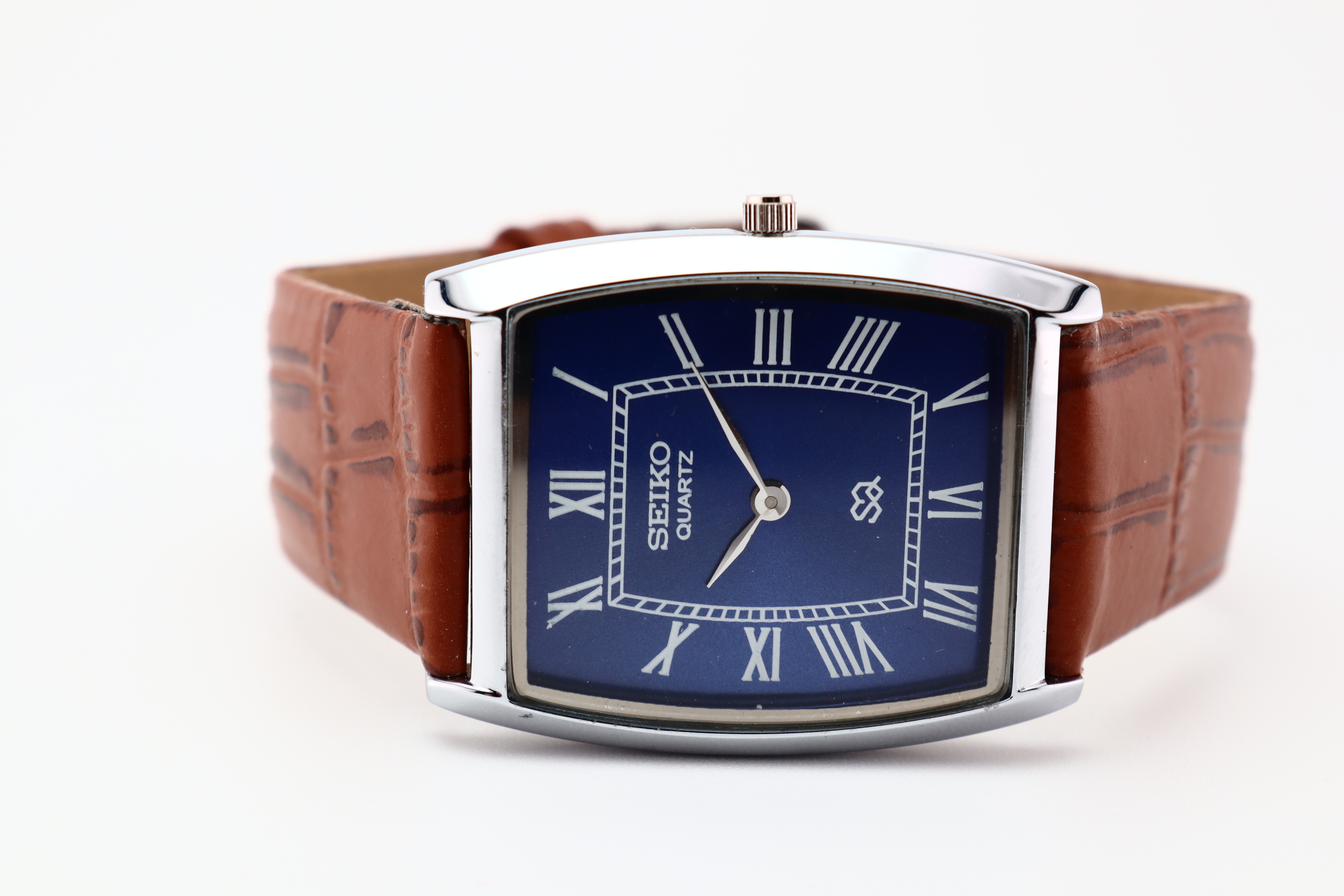 Refurbished Vintage Barrel Tank Men’s Watch - photo 4