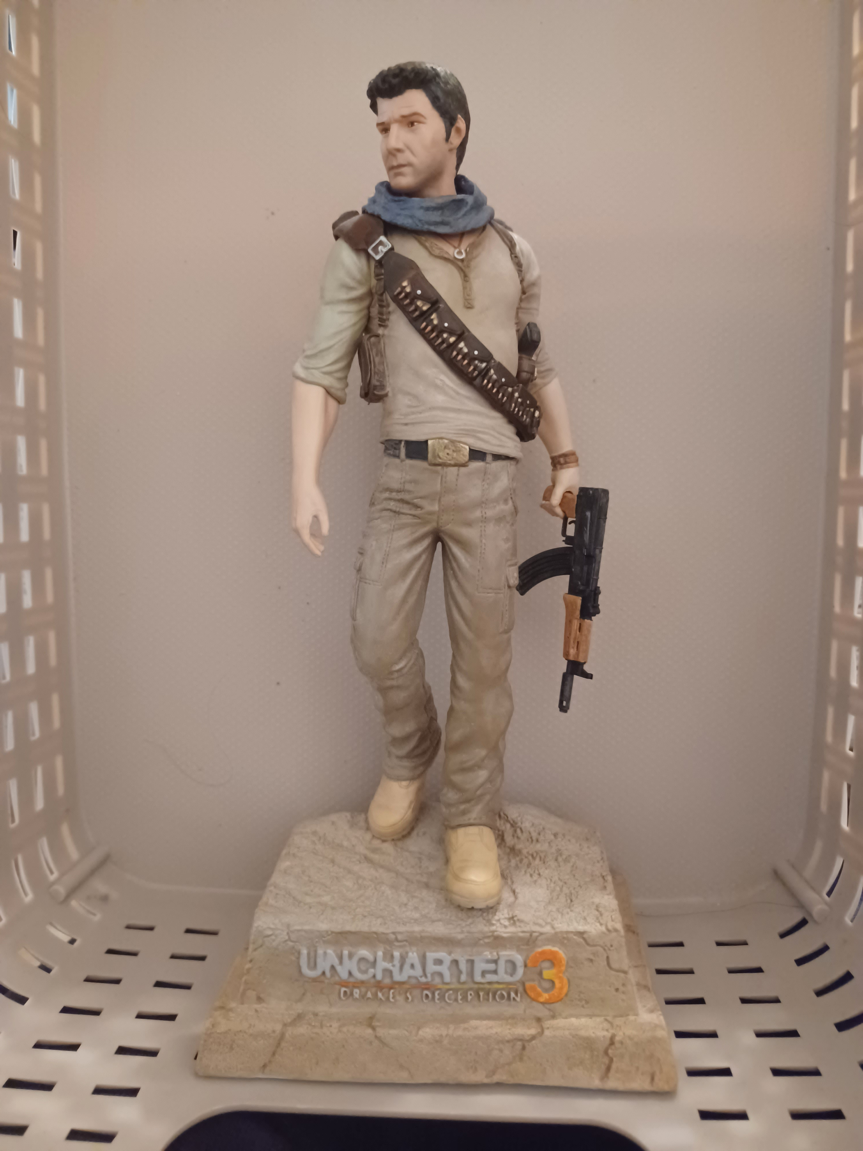 Uncharted 3 Nathan Drake Collector's Edition 8" Statue