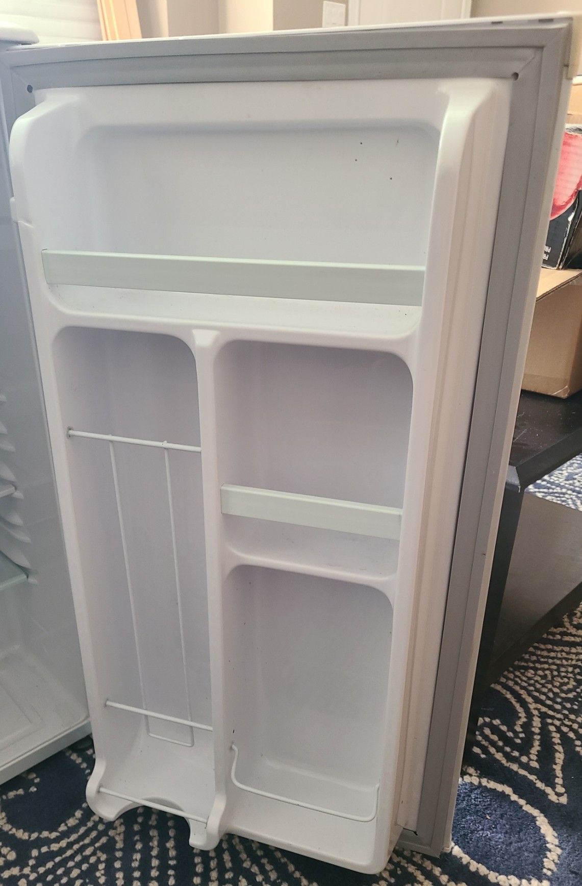 Danby Mini Refrigerator - photo 3