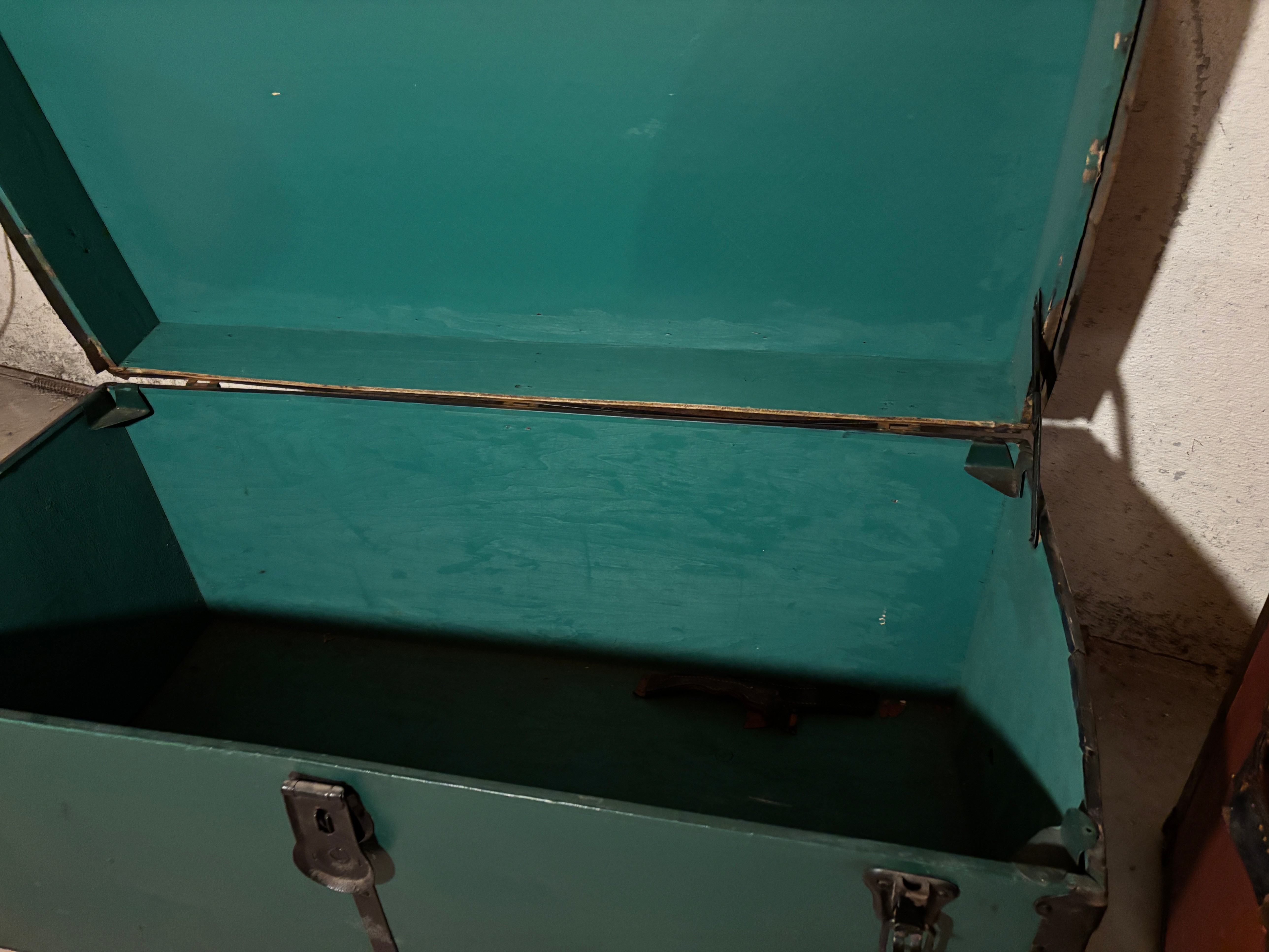 Vintage Retro Turquoise Trunk - photo 2