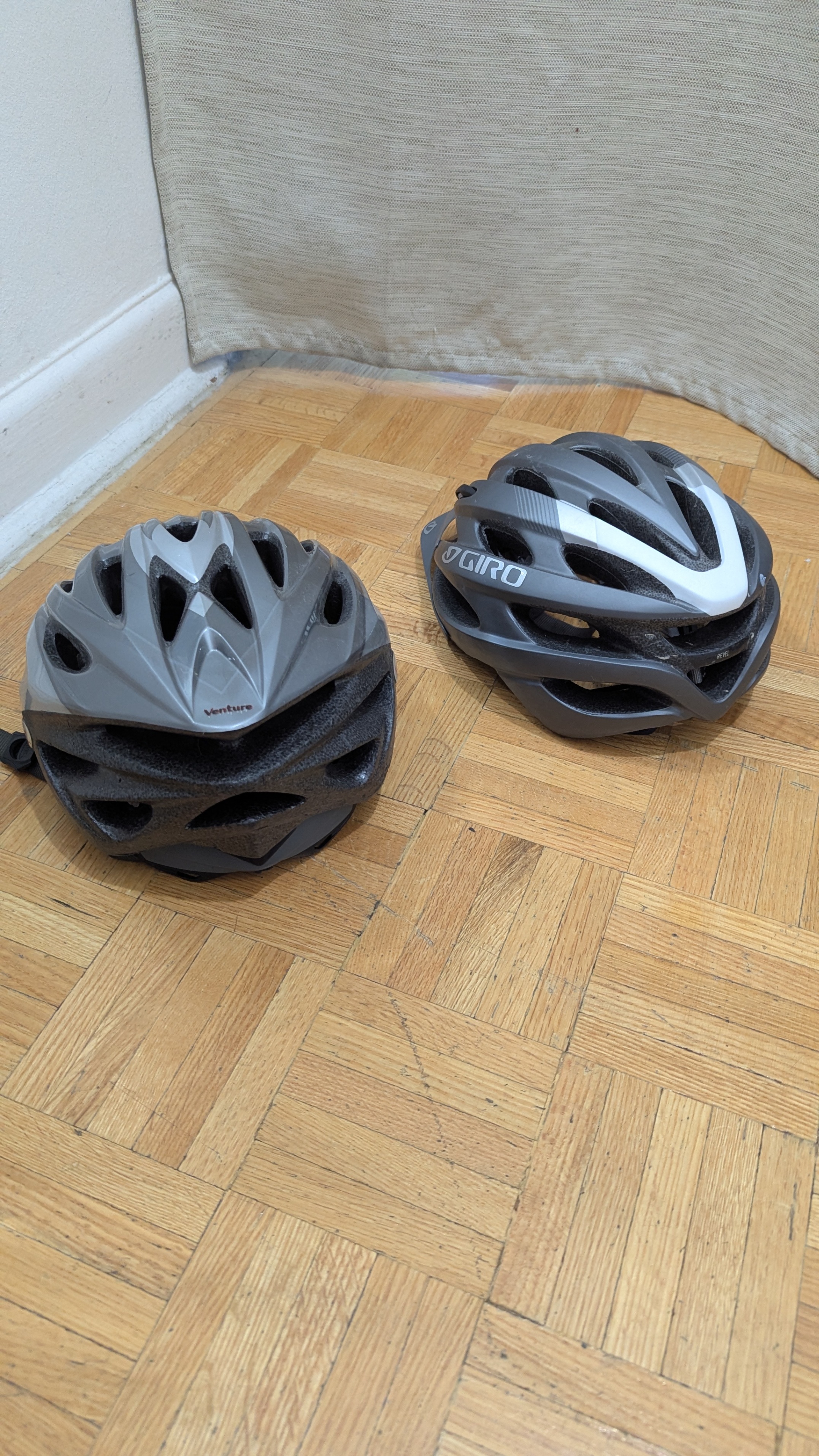 Used BIKE Bicycle HELMET size 54-61cm - photo 2