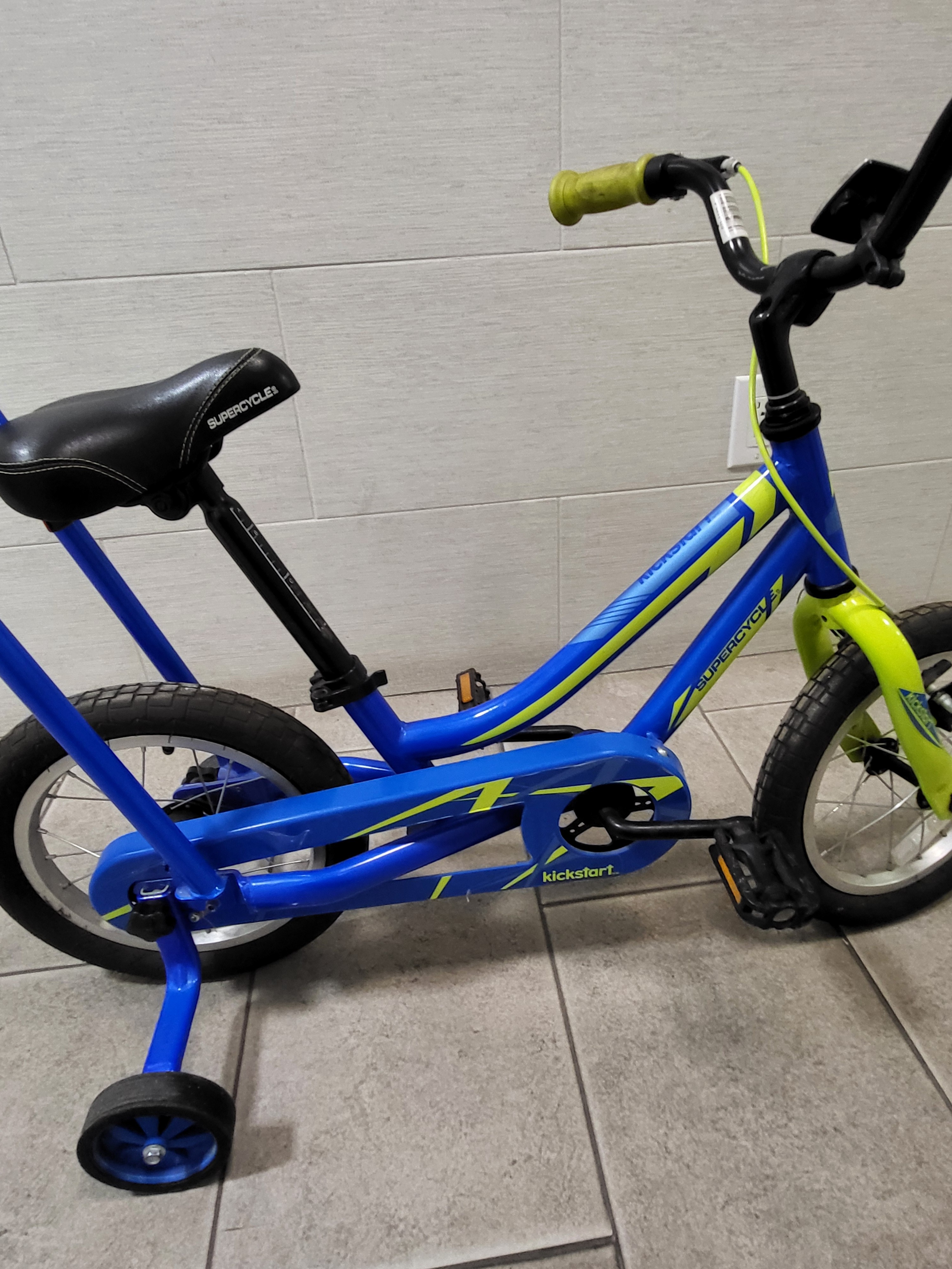 Supercycle Kid's Bike with Removable Training Wheels - photo 2