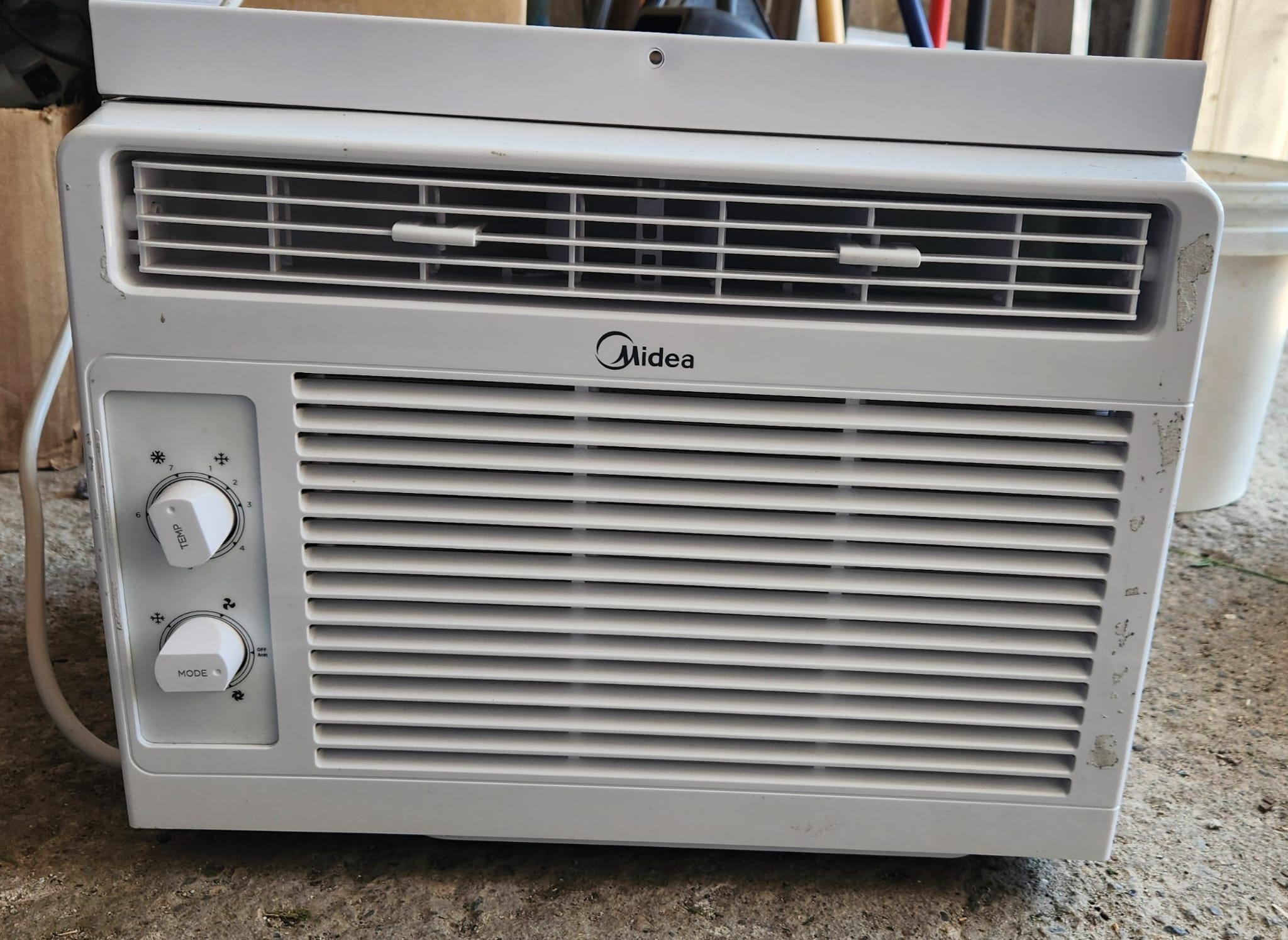 Midea 5000 BTU Window Air Conditioner – Works Perfectly