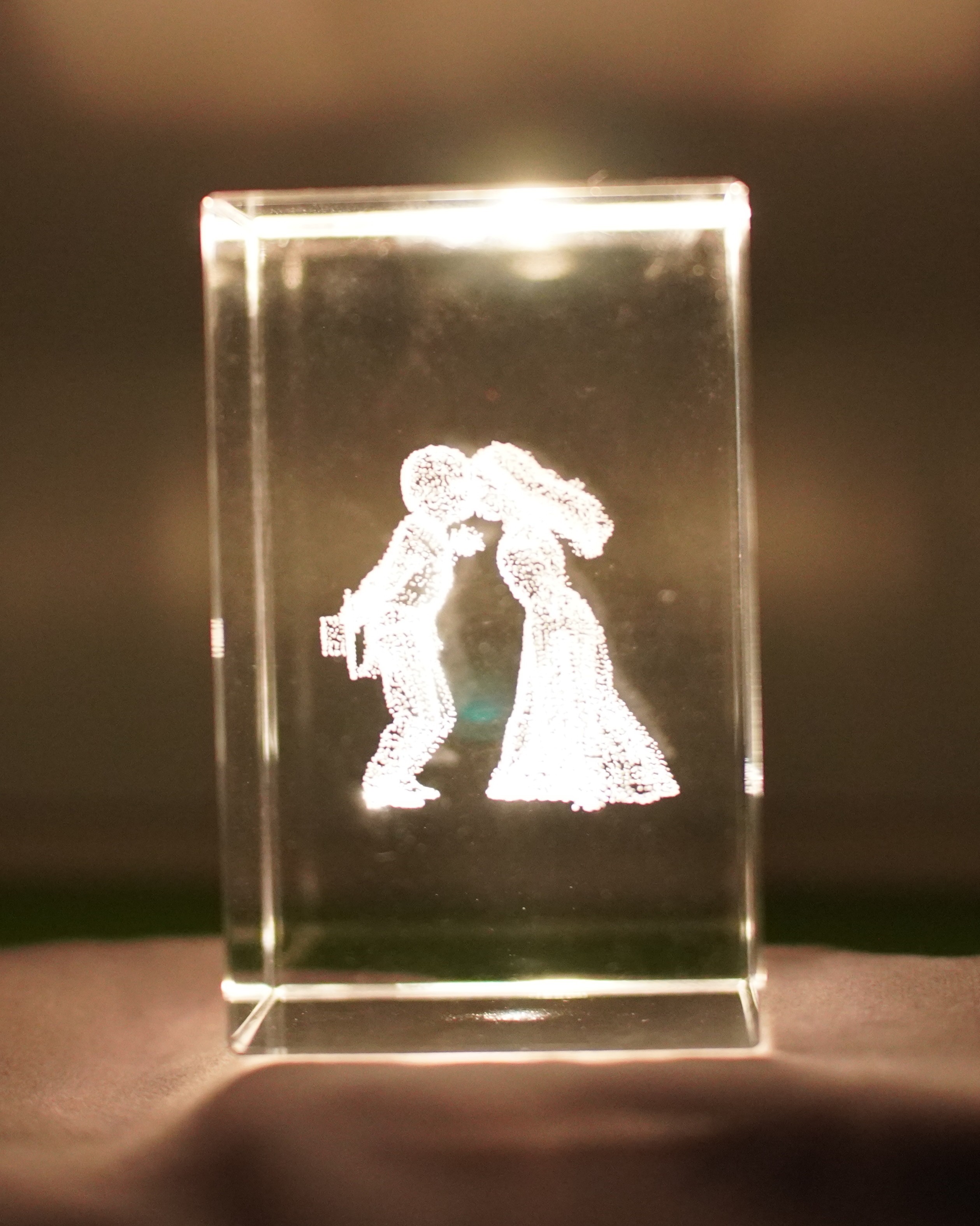 Engraved Crystal Keepsake with Couple Image - photo 5