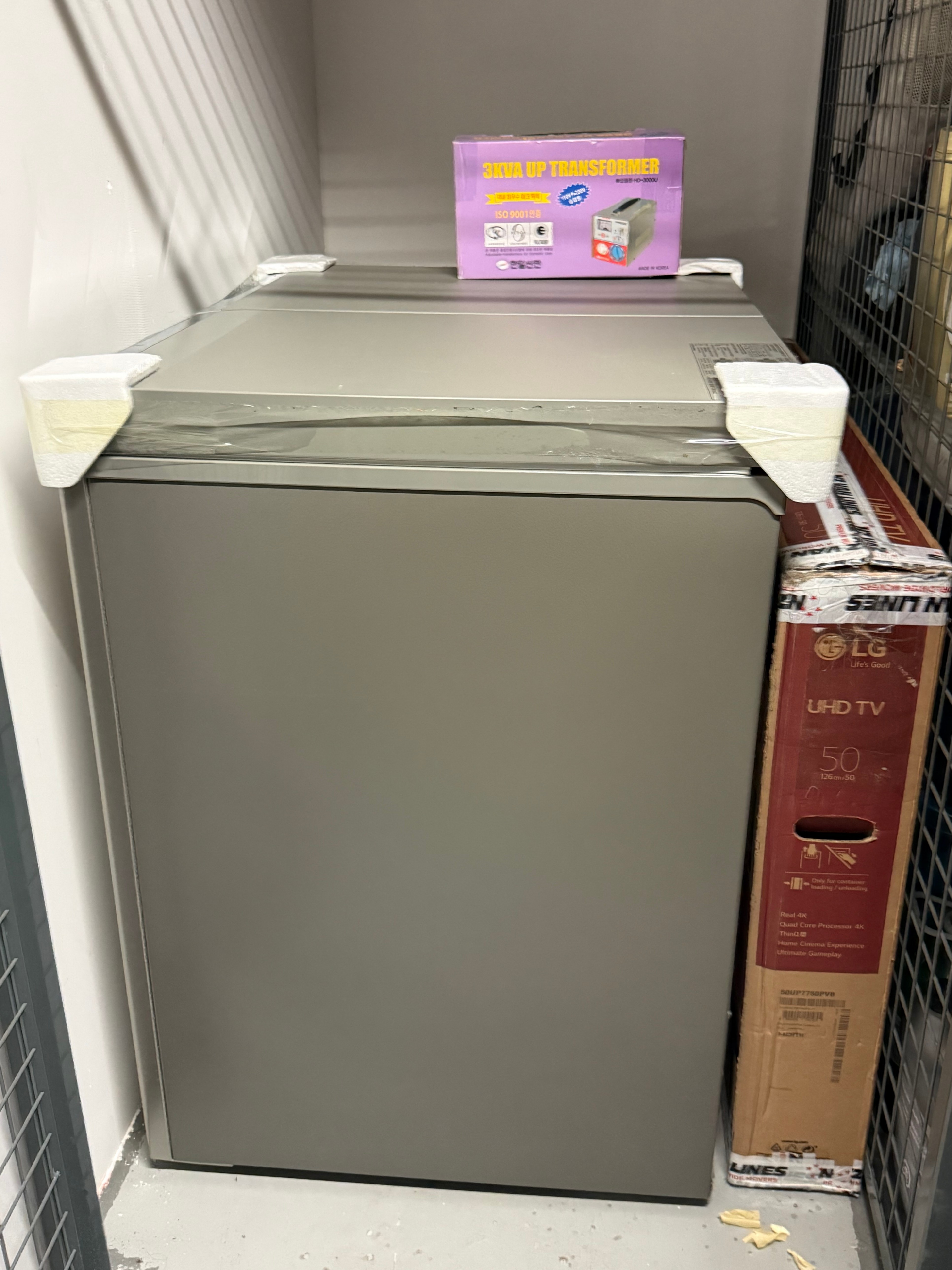 LG 217L Kimchi Refrigerator & Transformer