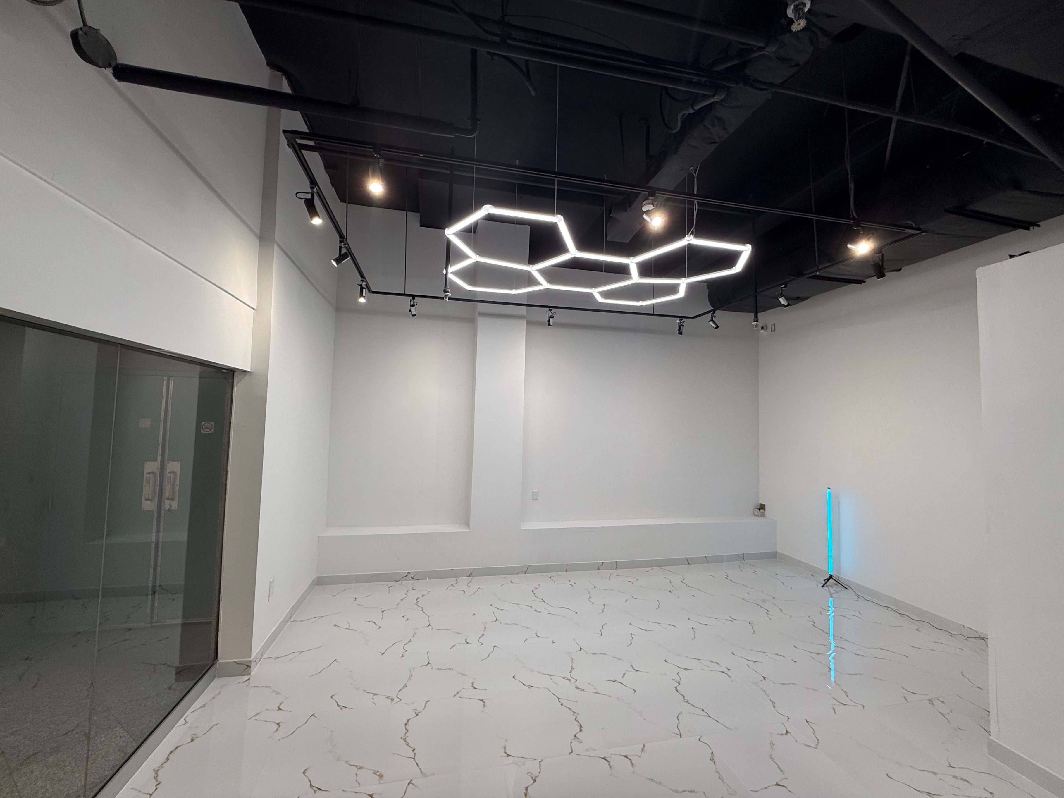Commercial Property For Sale In A Busy Mall In Downtown Toronto - photo 5