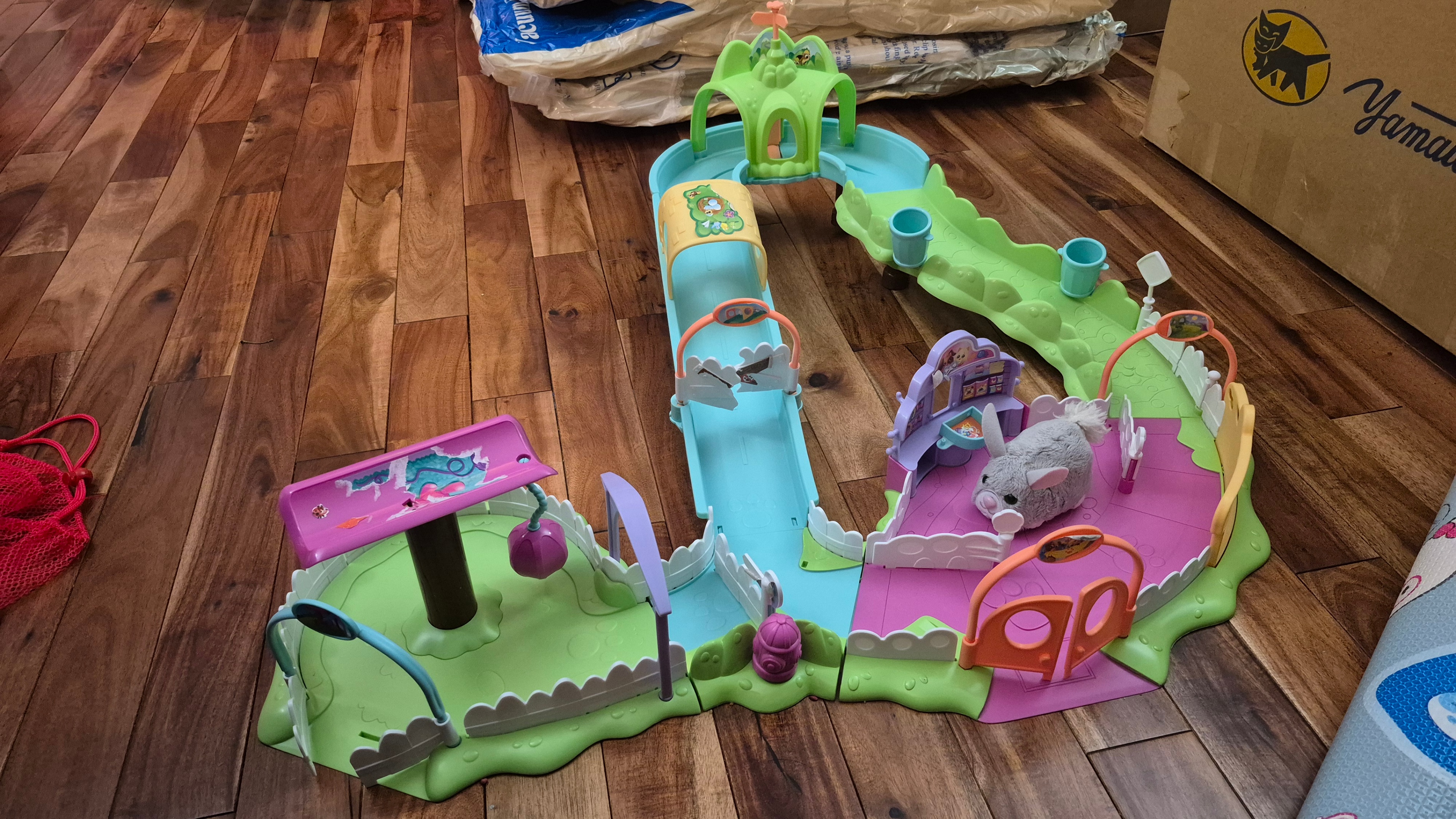 FurReal Friends Furry Frenzies Scoot & Scurry City Playset - photo 5