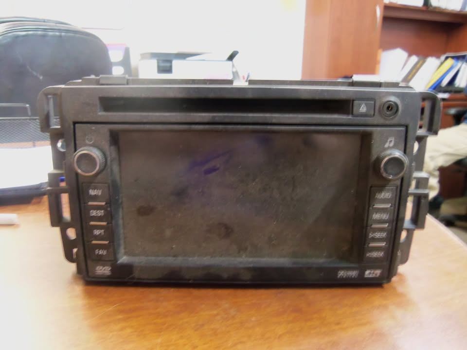 OEM AM/FM radio, single-disc CD/DVD player
