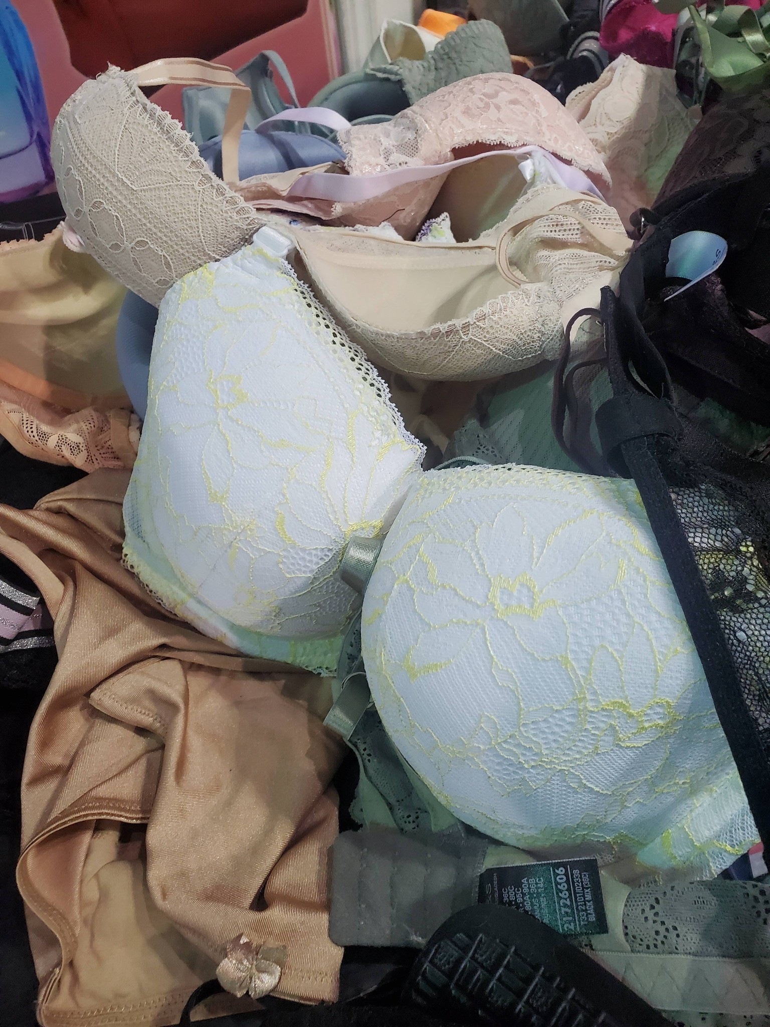 Premium Quality Assorted Bras - photo 3