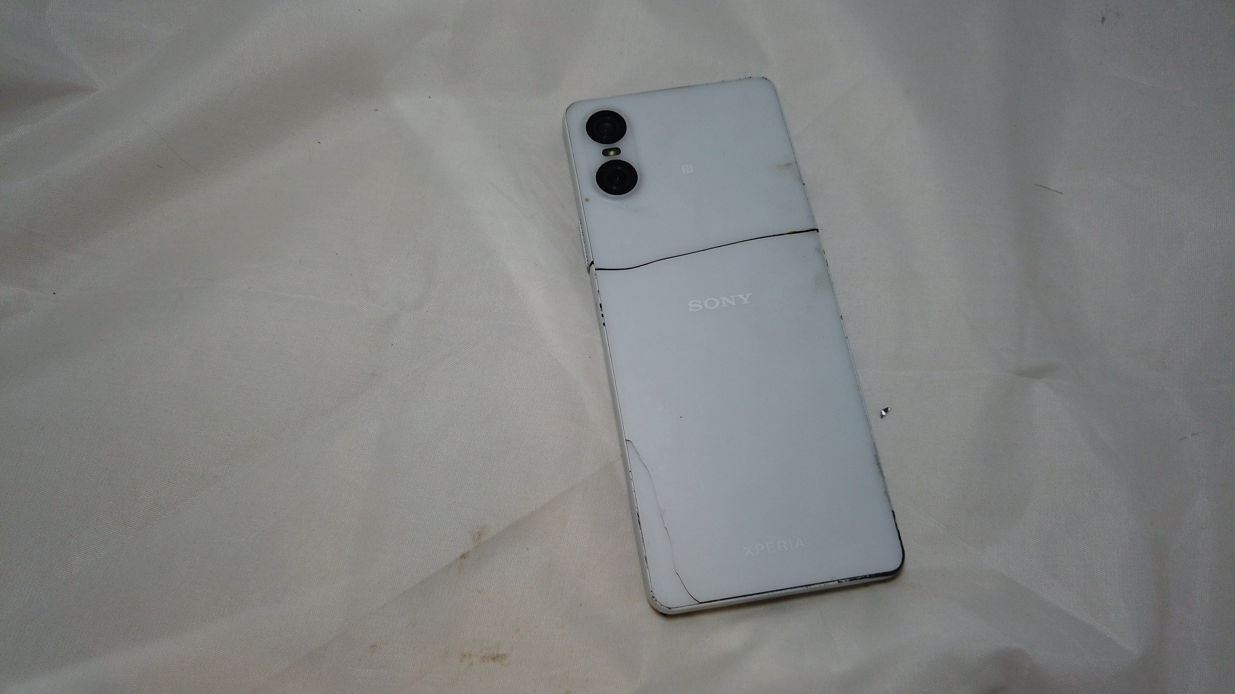 Sony Xperia 10 VI White - Powers On/Vibrates DEAD SCREEN - For P - photo 2