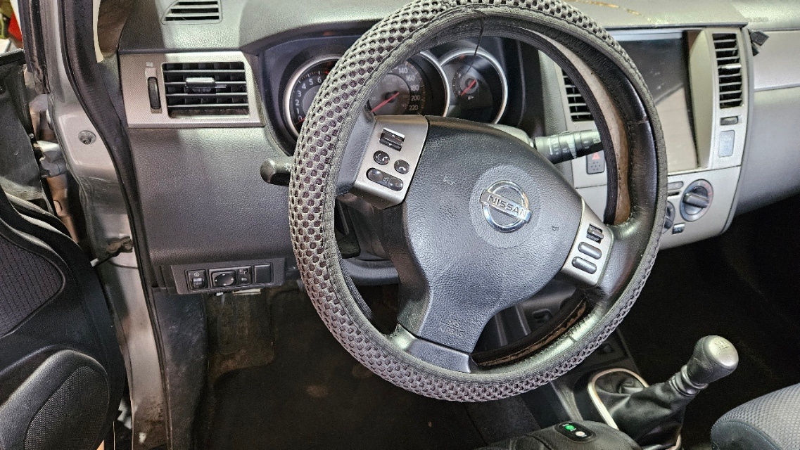 2007 Nissan Versa SL 6-SPD Manual, Winter tires