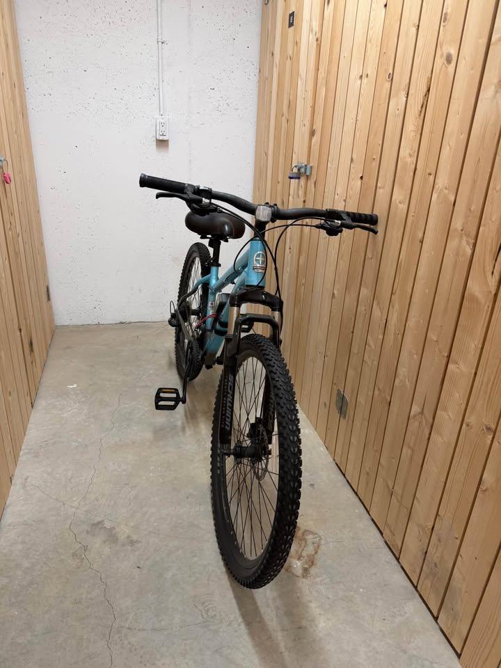 Schwinn Mountain Bike 27.5 21 Speed
