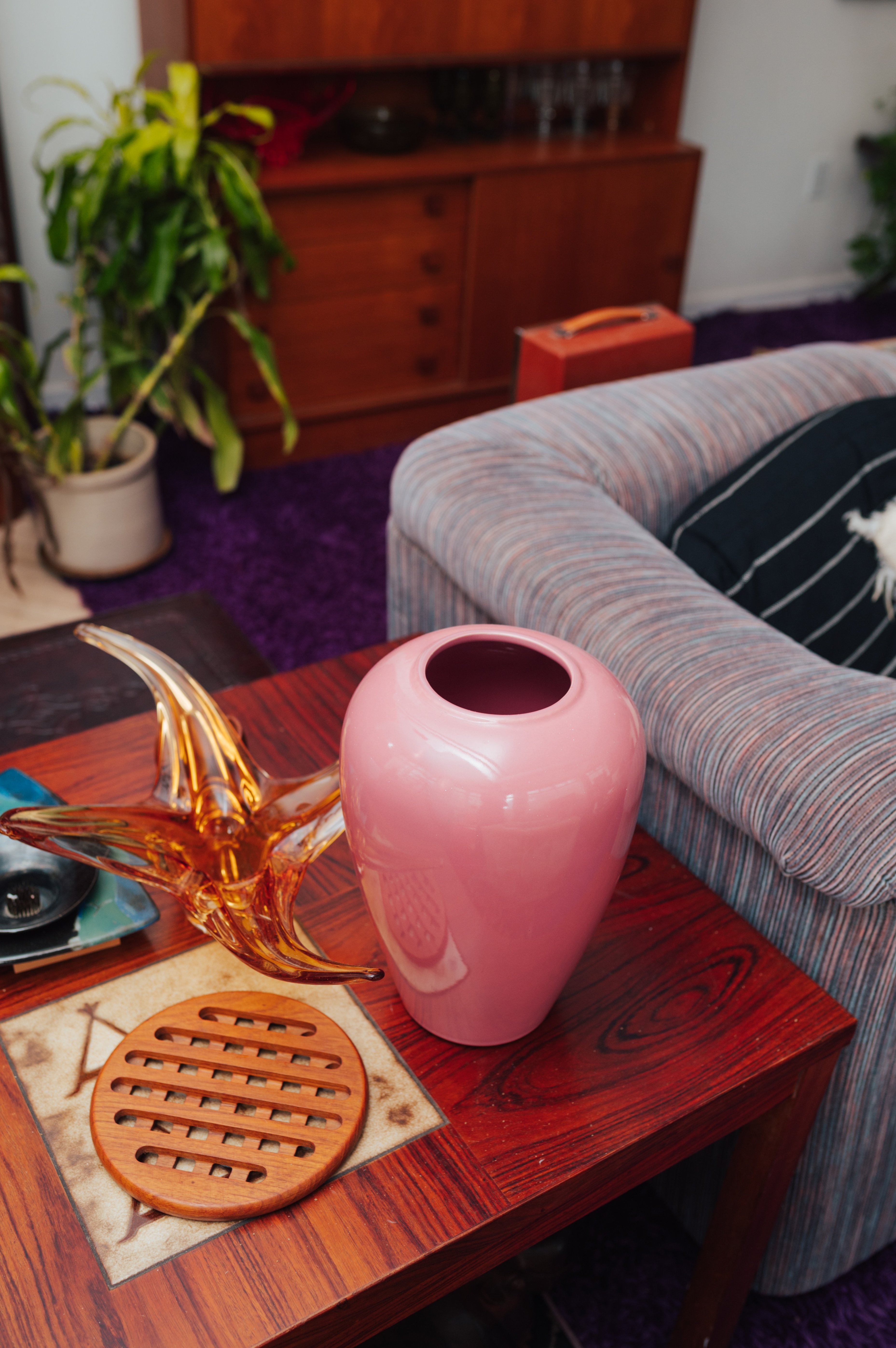 Oversized 80s Blush Pink Ceramic Vase - photo 3
