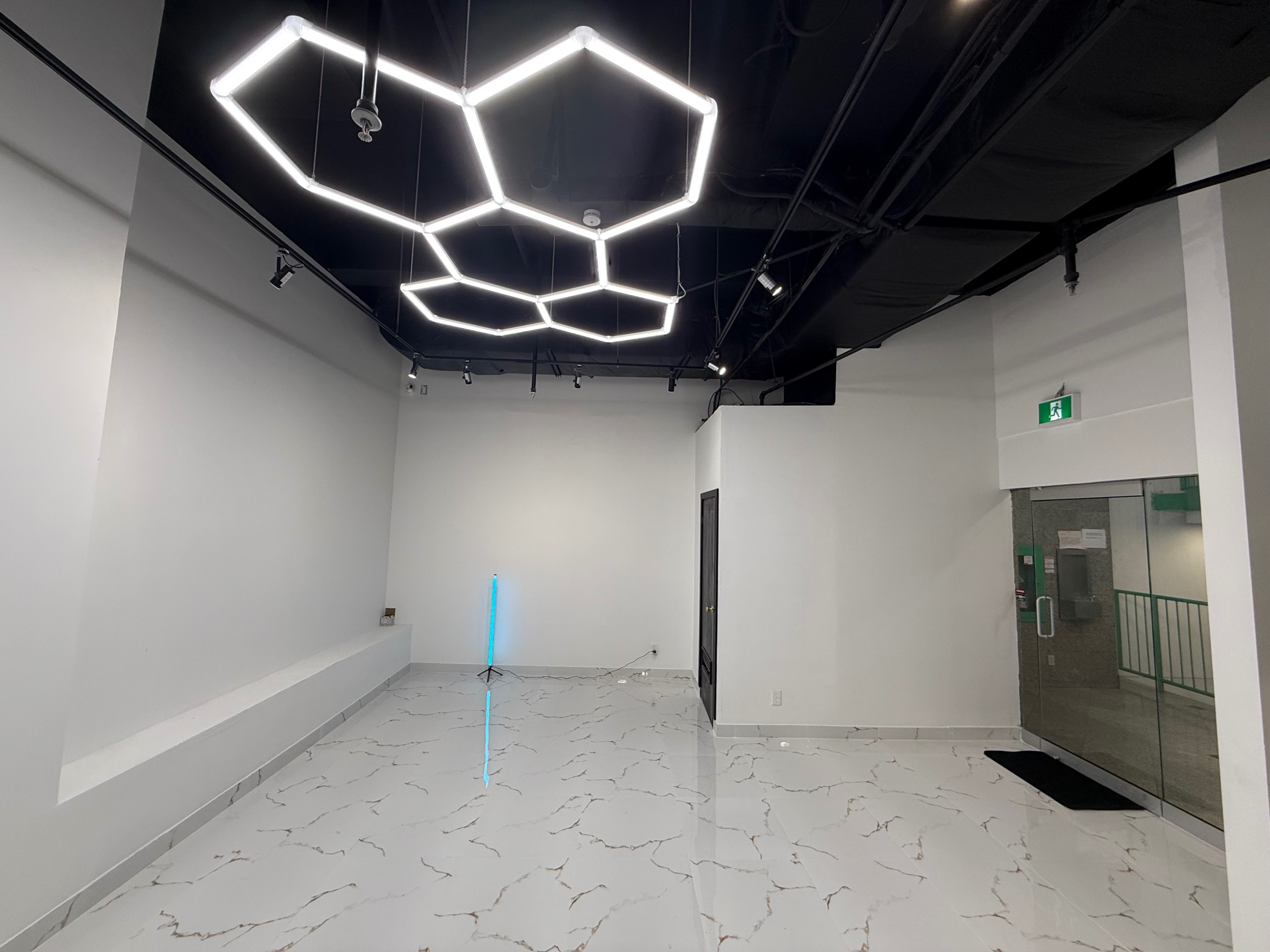 Commercial Property For Sale In A Busy Mall In Downtown Toronto