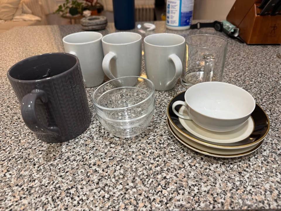 Coffee mugs, tea cups