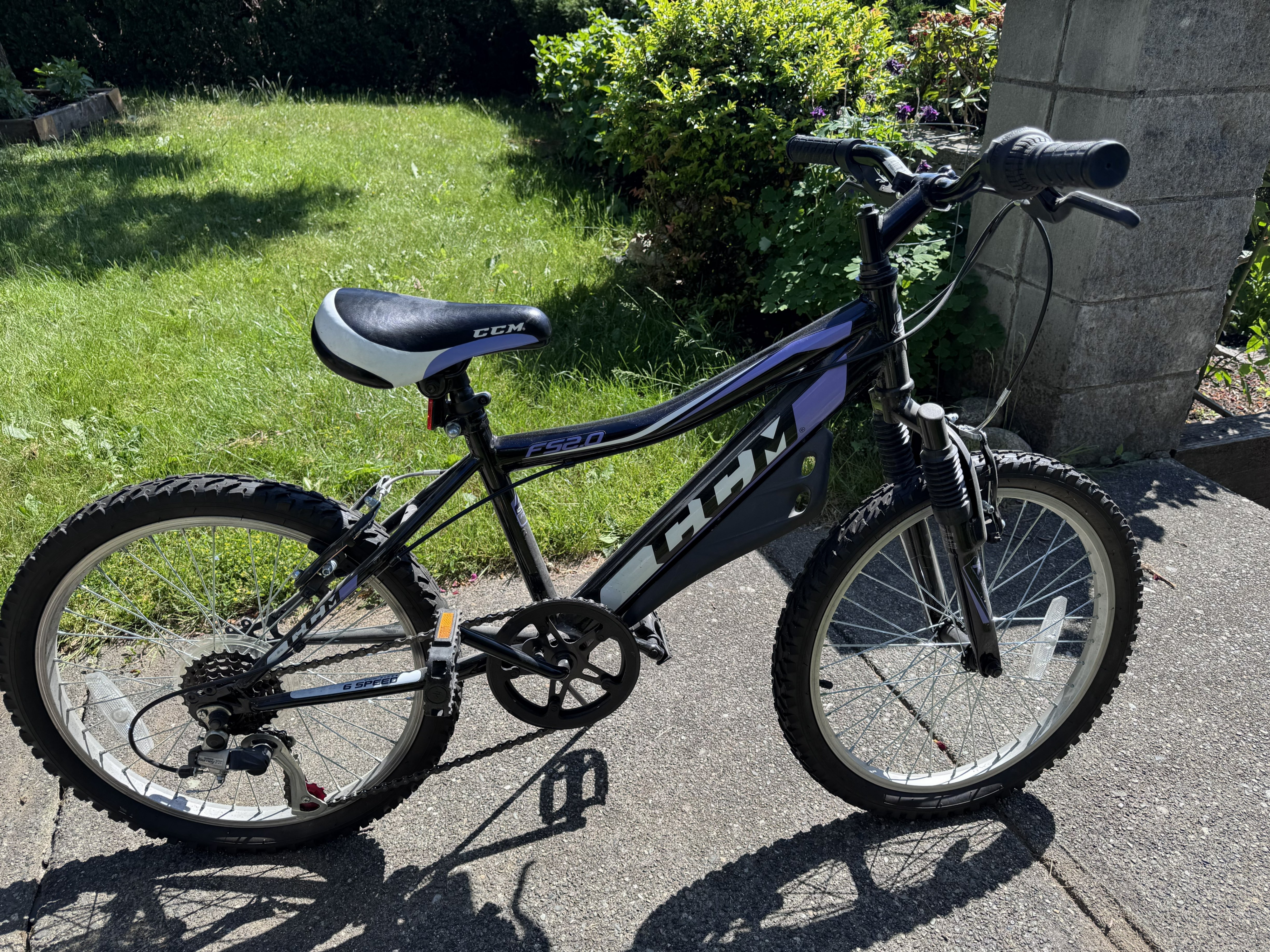 CCM FS2.0 20" Kids Bike for 5-9 years old