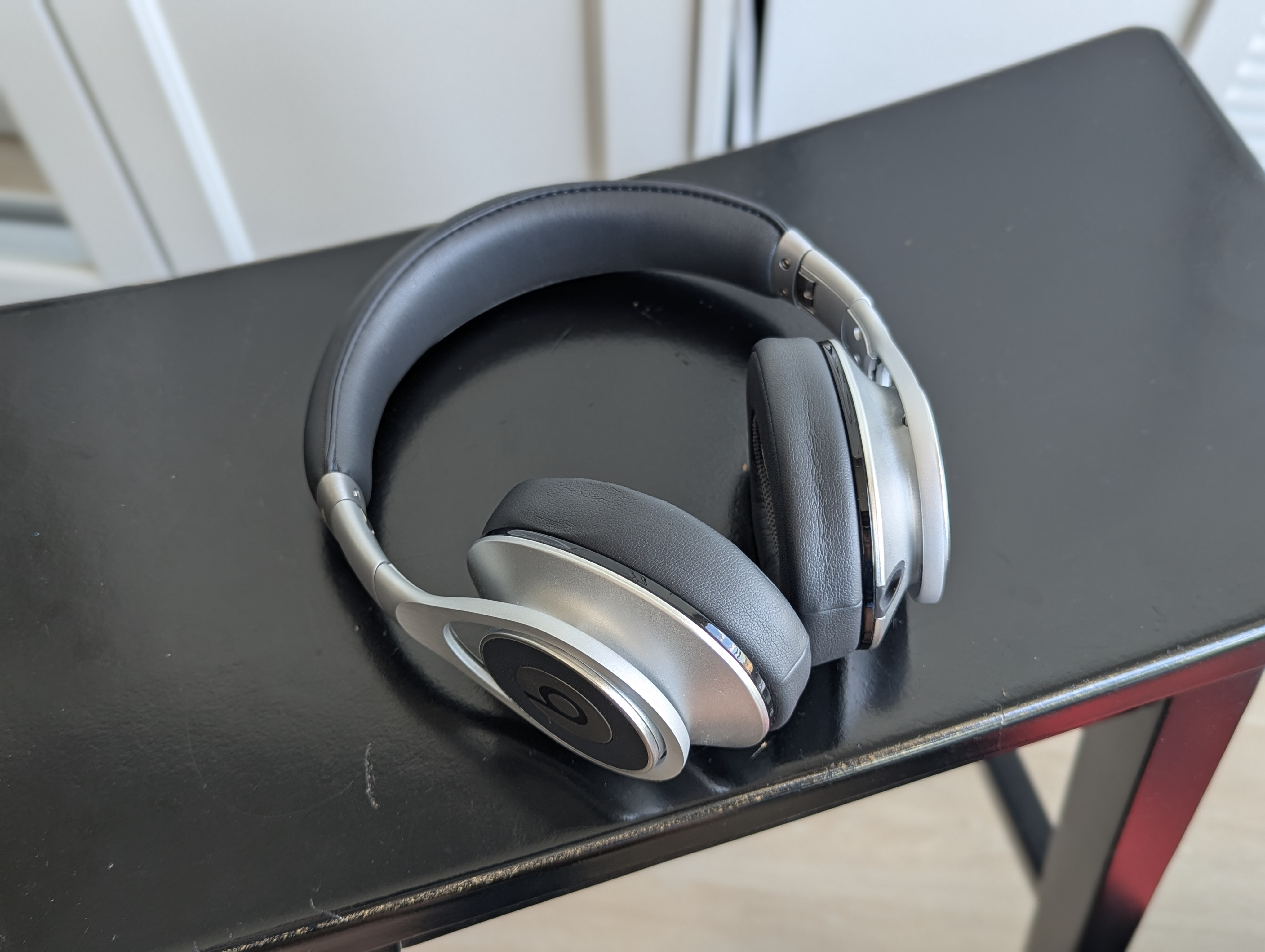 Beats by Dr. Dre Executive Over-Ear Headphones - photo 2