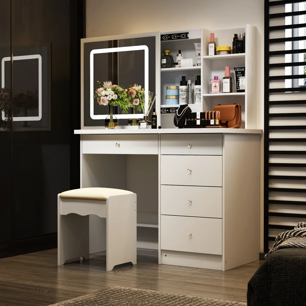 Like-New Vanity Set with Sliding Mirror & Lights – 5 Drawers