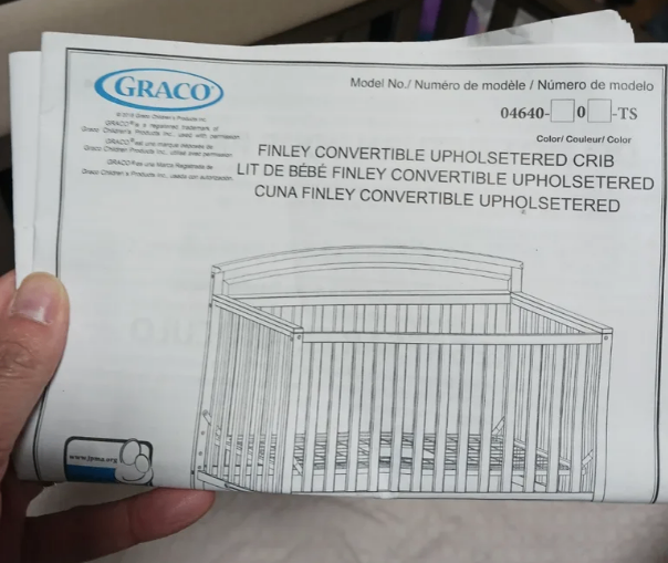 Graco Finley Convertible Crib - Excellent Condition + Manual - photo 4