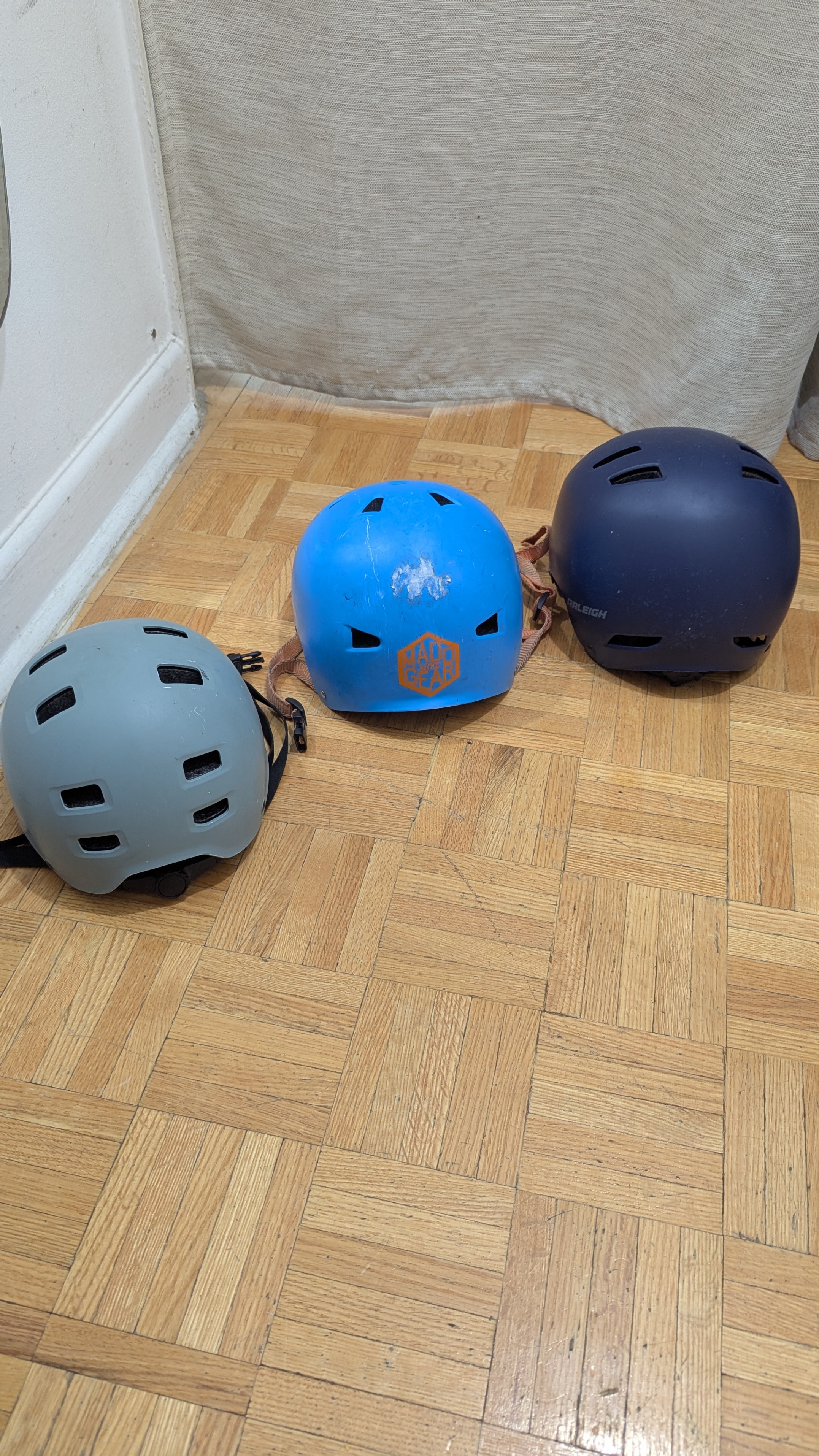 Used BIKE Bicycle HELMET nuts size 52-62cm - photo 2