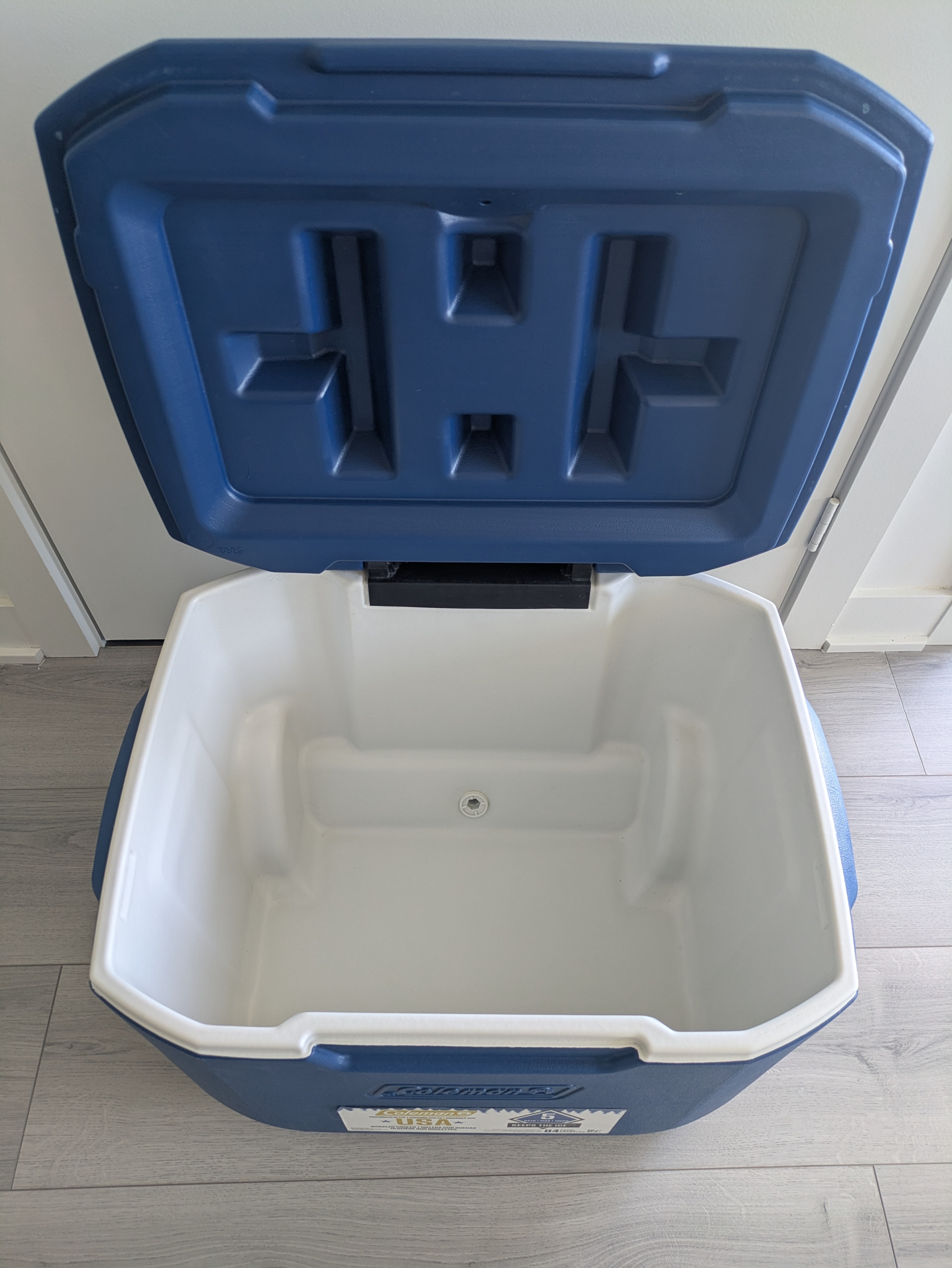 Coleman 50-Quart Xtreme Wheeled Cooler - 47.3L / 84 Cans - photo 3