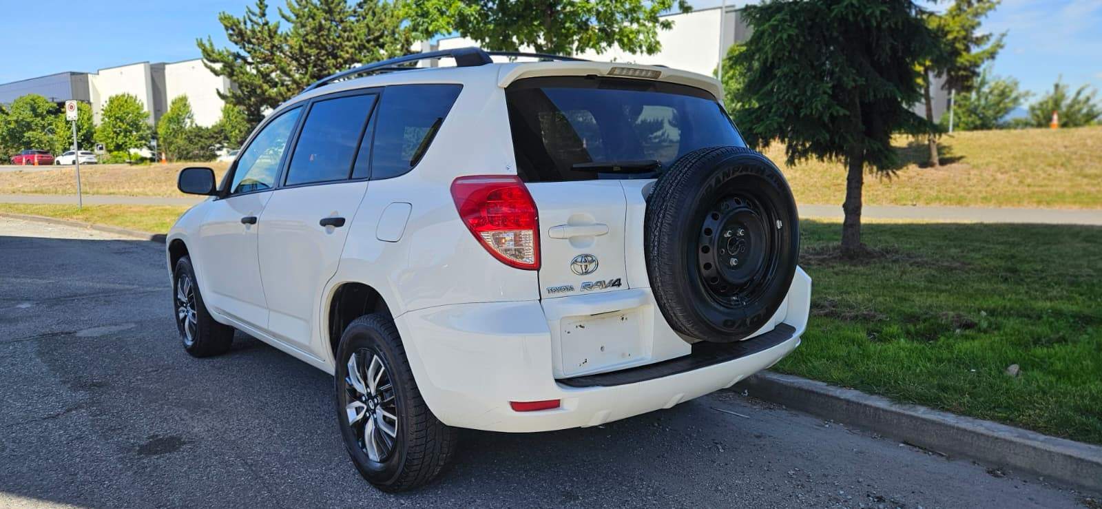 2008 Toyota RAV4 FWD - photo 2