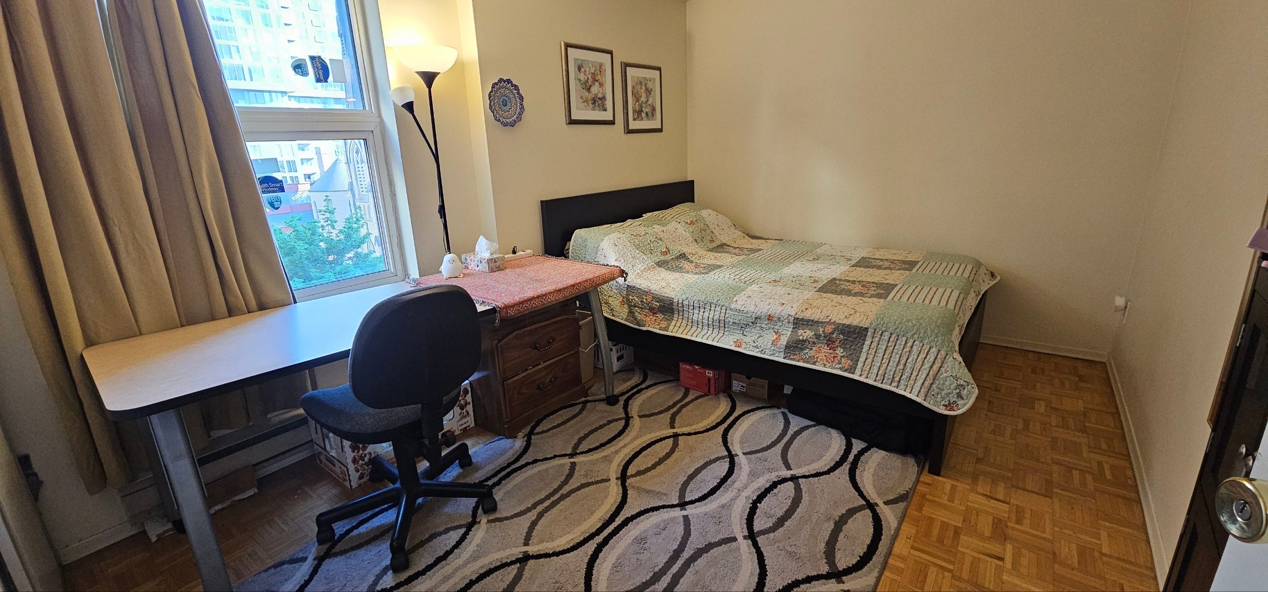 Fully Furnished 2 Bedroom Apartment in Downtown Toronto - photo 4