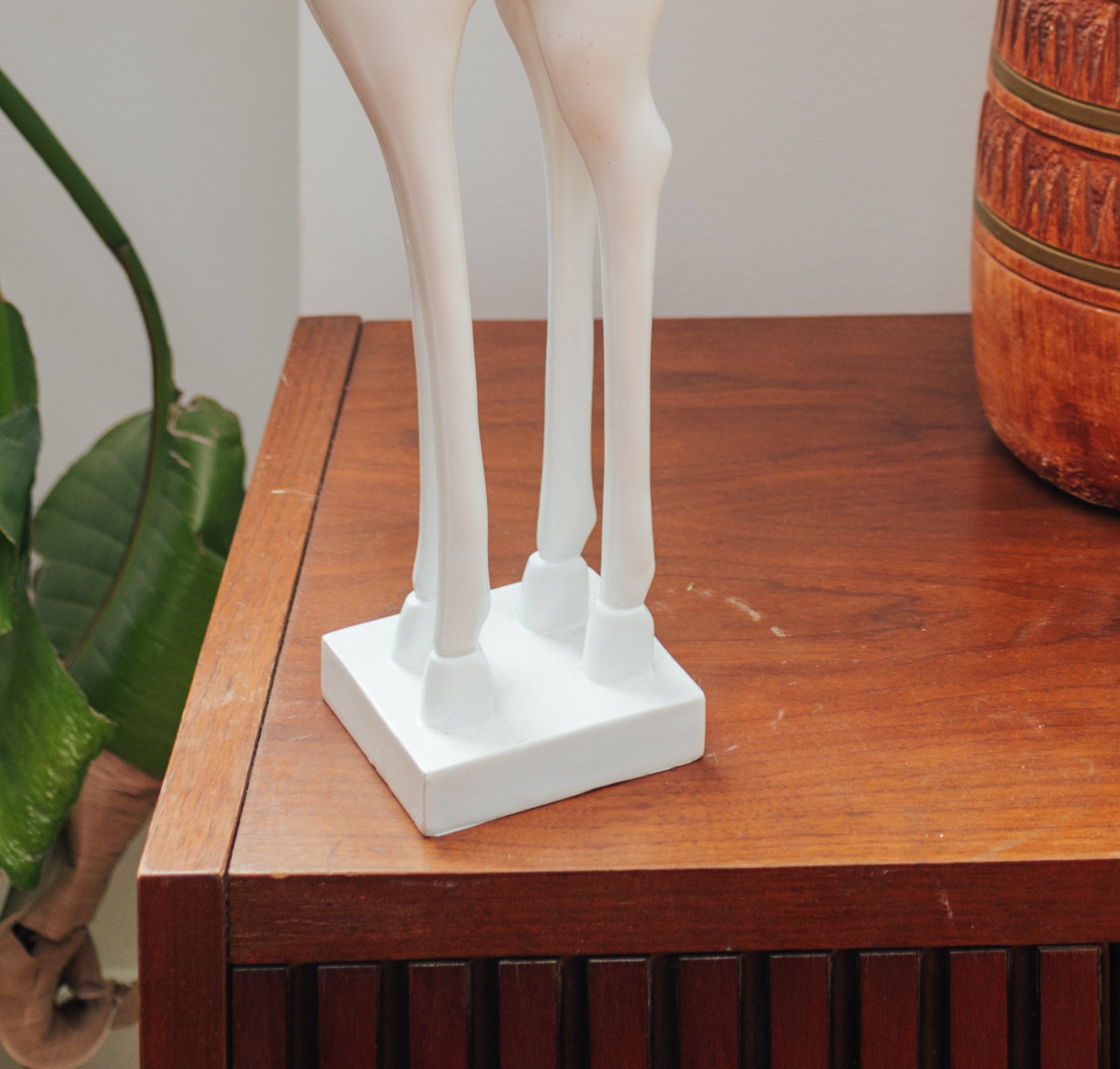 White Mid-Century Style Doe Sculpture - photo 3