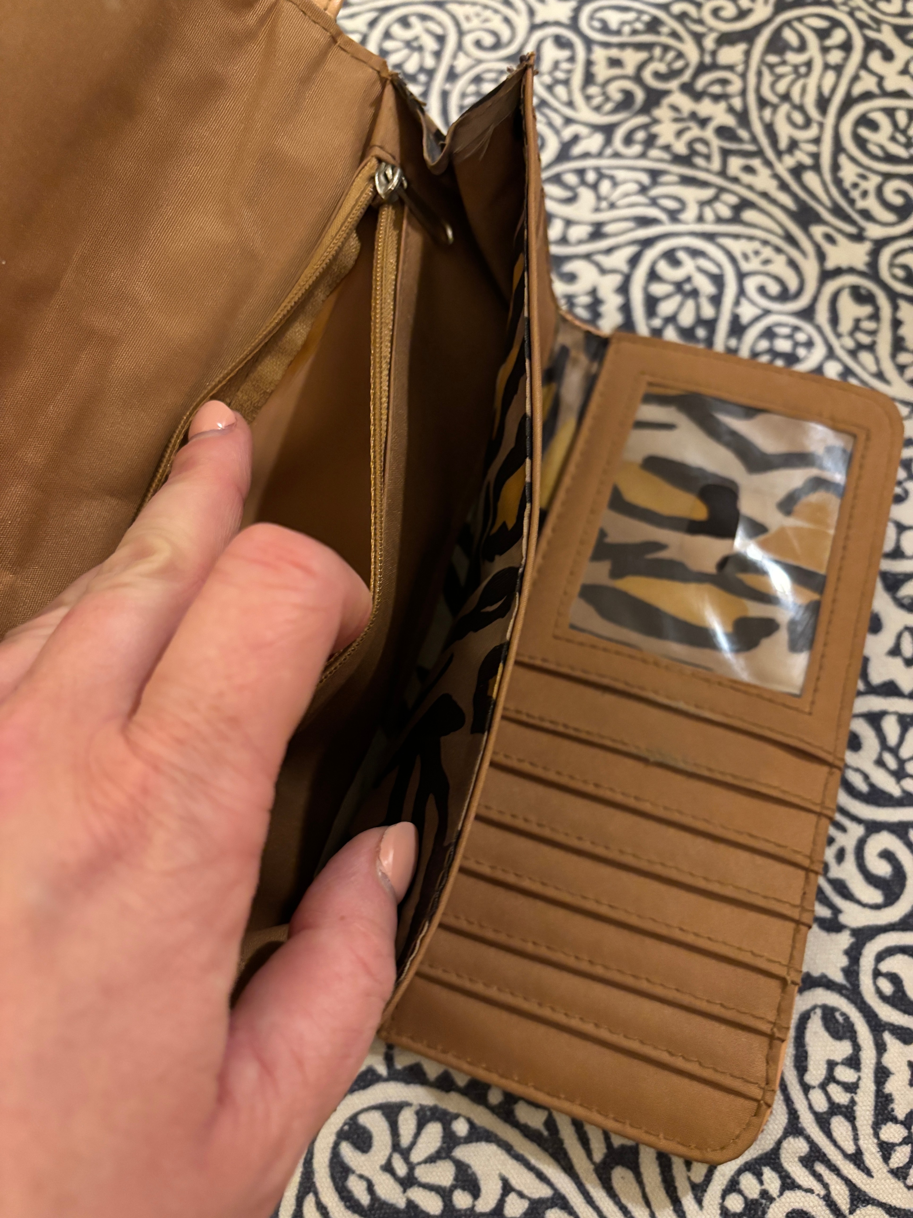 Vintage inspired patterned wallet clutch - photo 4