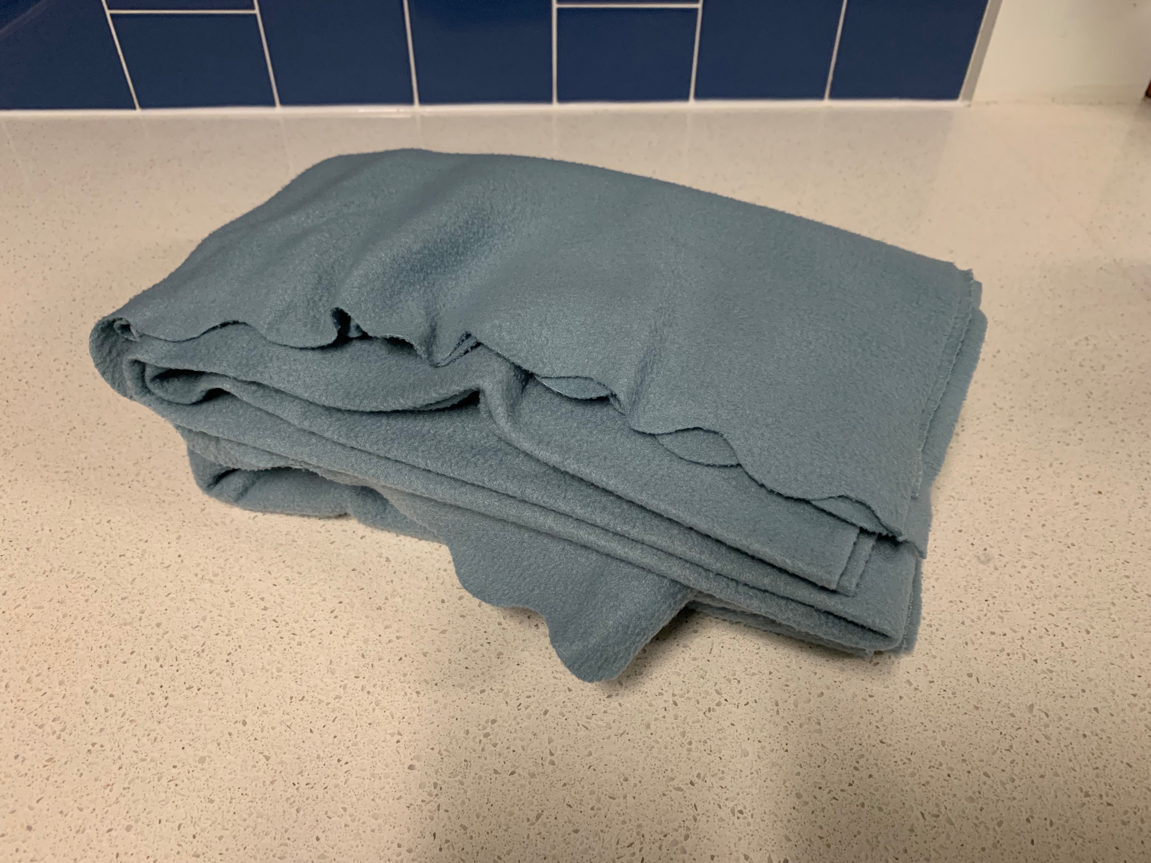 🛏️ Soft Fleece Throw Blanket — Dusty Blue