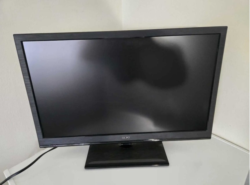 Seiki 22-inch TV- No Remote - photo 2