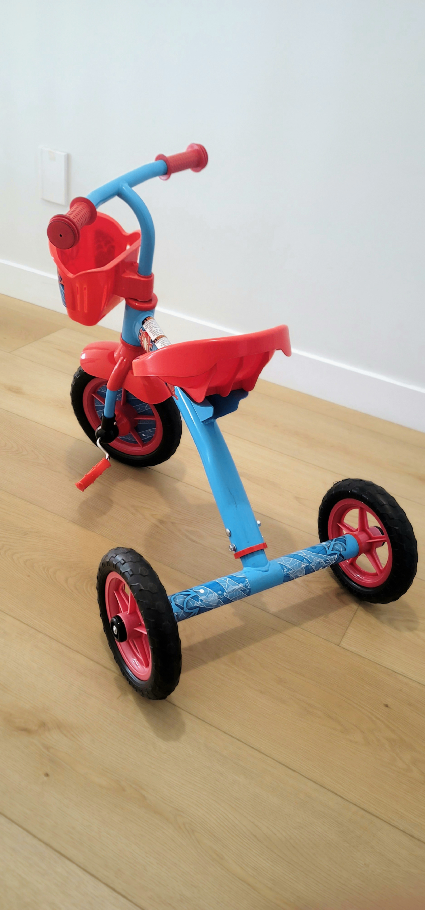 Huffy - Spidey Steel Tricycle - photo 3