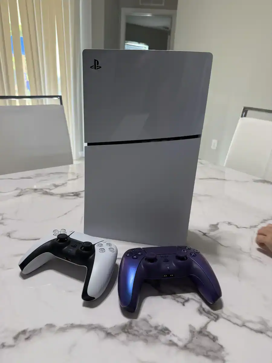 PlayStation 5 Slim Disc Edition Bundle with EA SPORTS FC 26 Game - photo 3