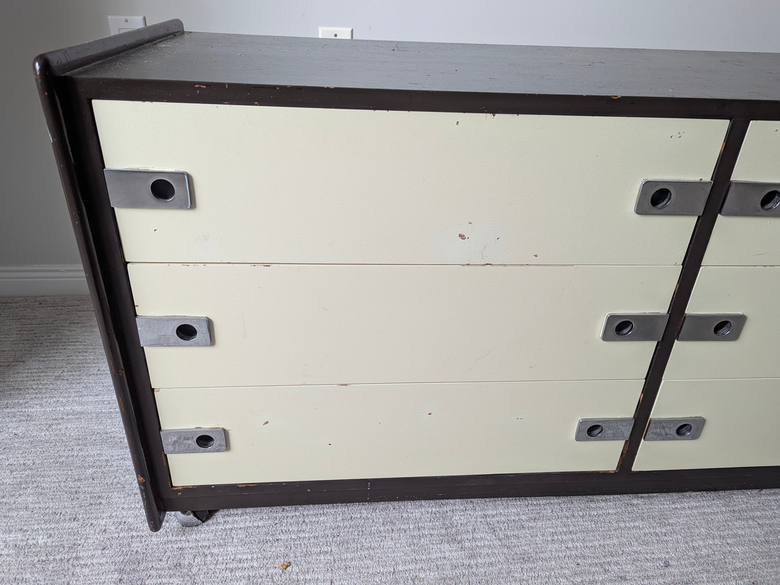 9 drawer Mid-Century Modern dresser - photo 2