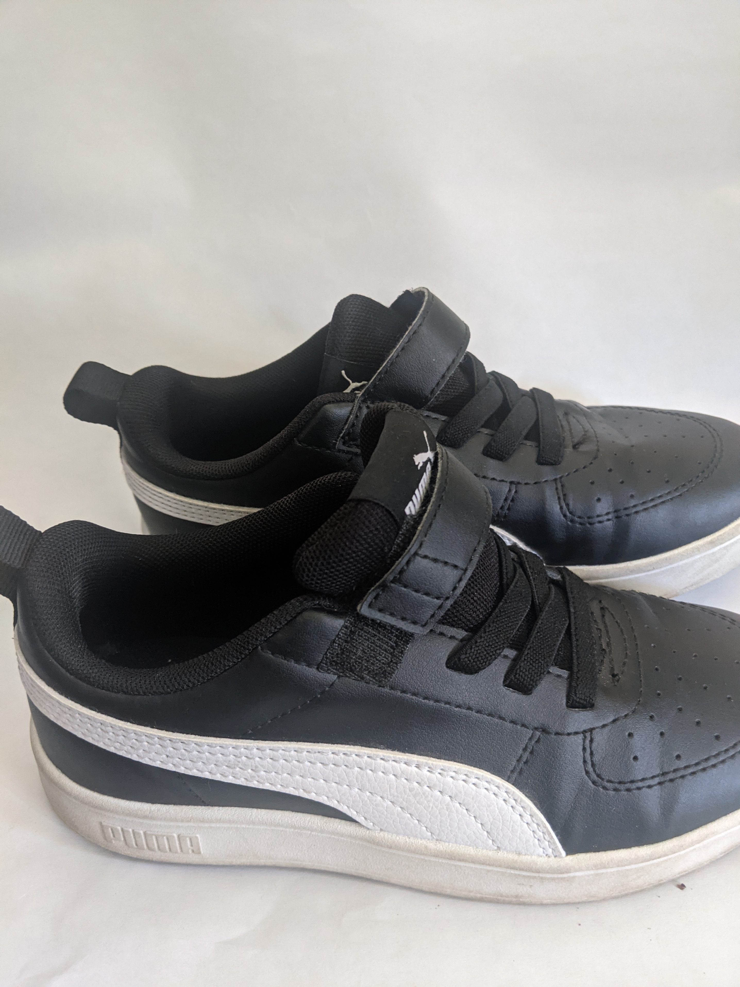 Puma Unisex Sneakers — Black/White Velcro Size 2