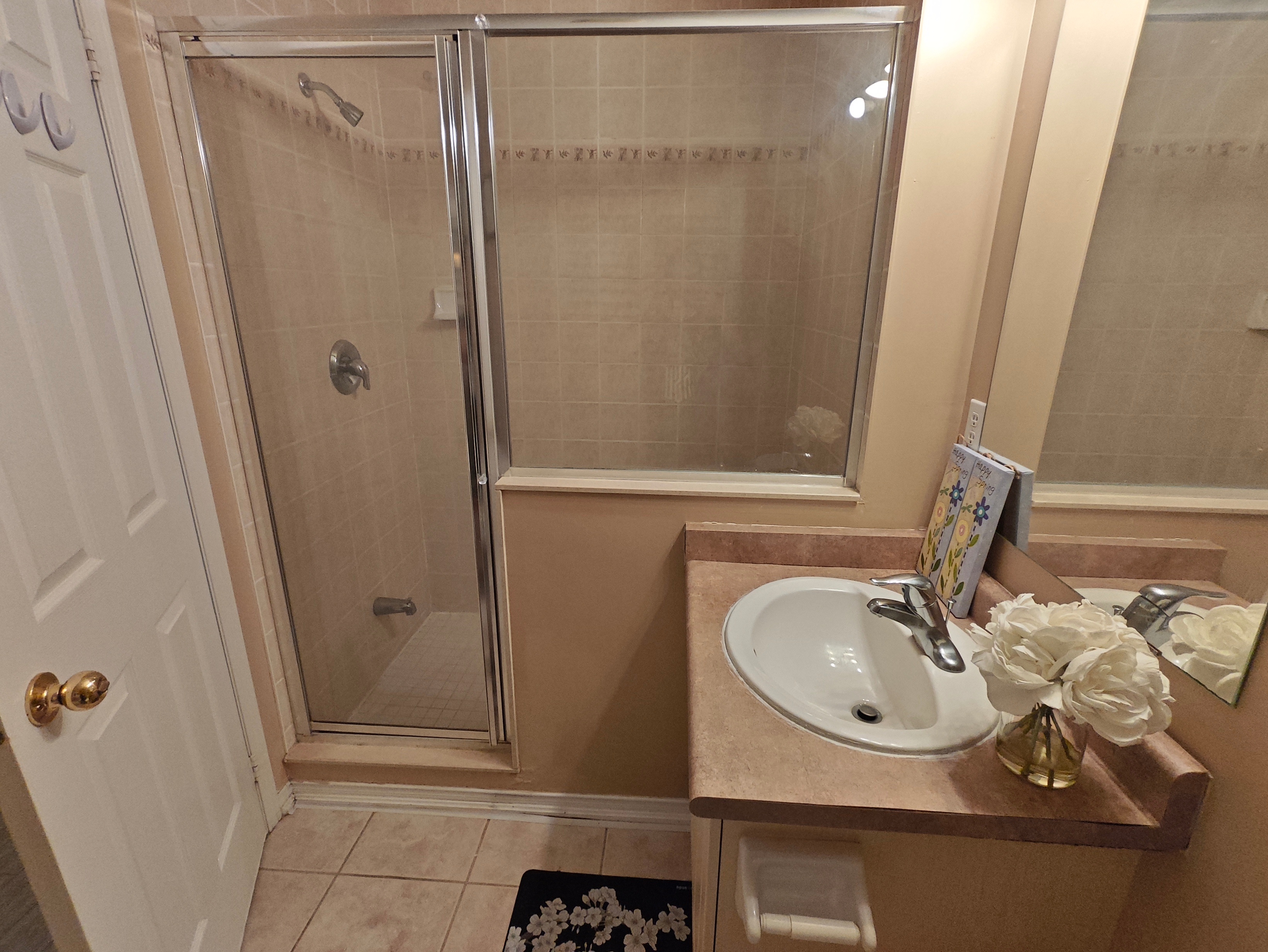 【female only】York Uni. 1 room with private washroom - photo 3