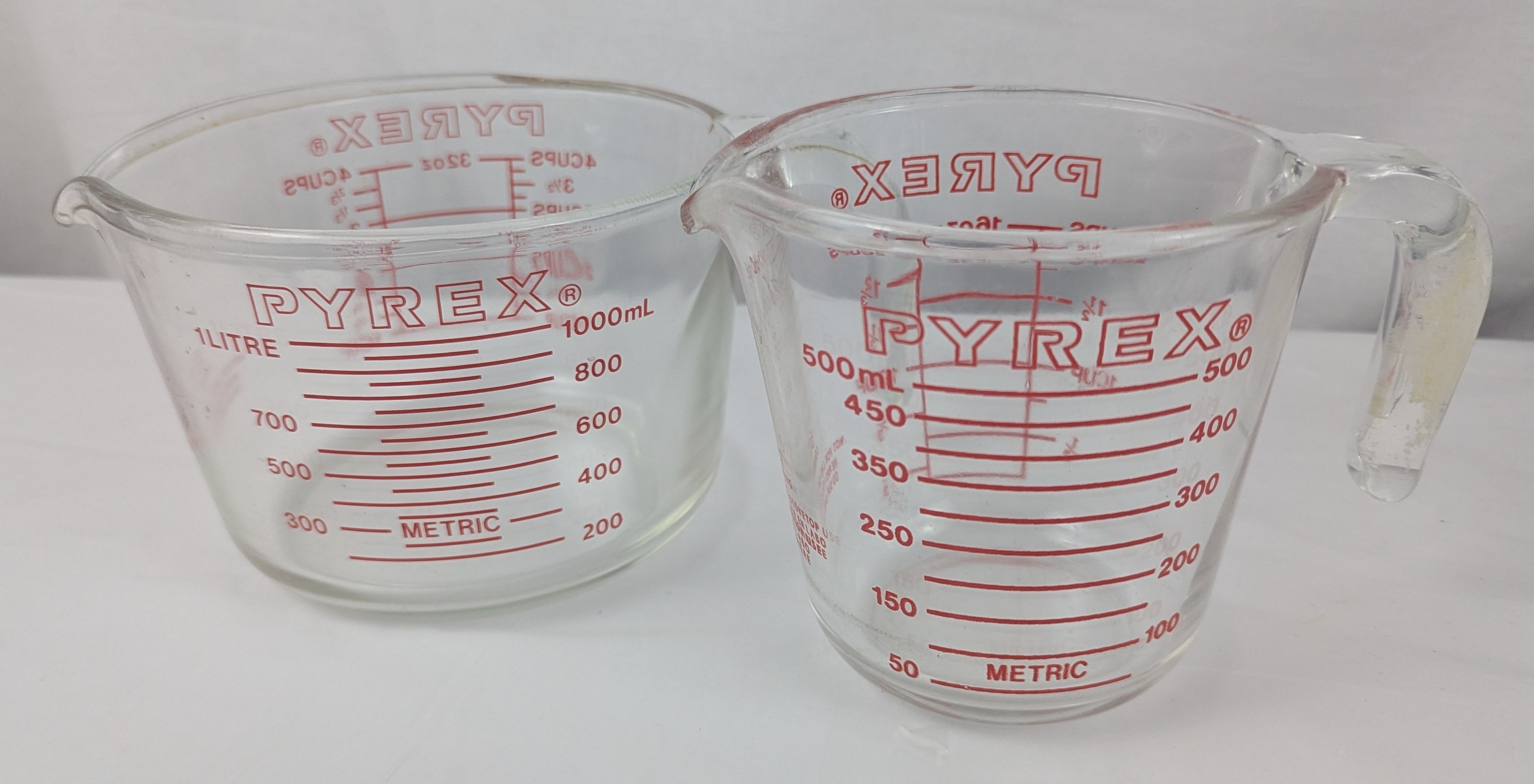 2pc PYREX 1980’s 533 4 Cup 517 1 Cup Red Letter Measuring Cup