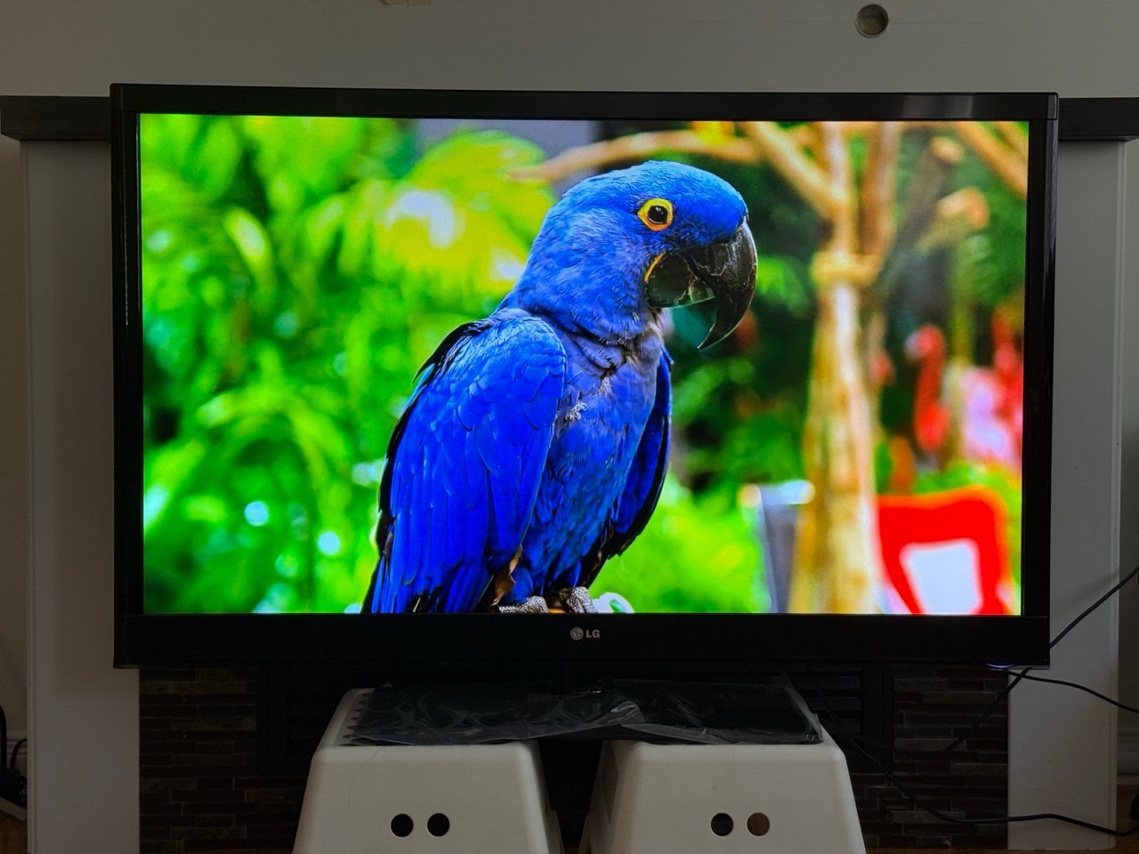 LG 47" Cinema 3D 1080p LED TV (Remote & 4x 3D Glasses)