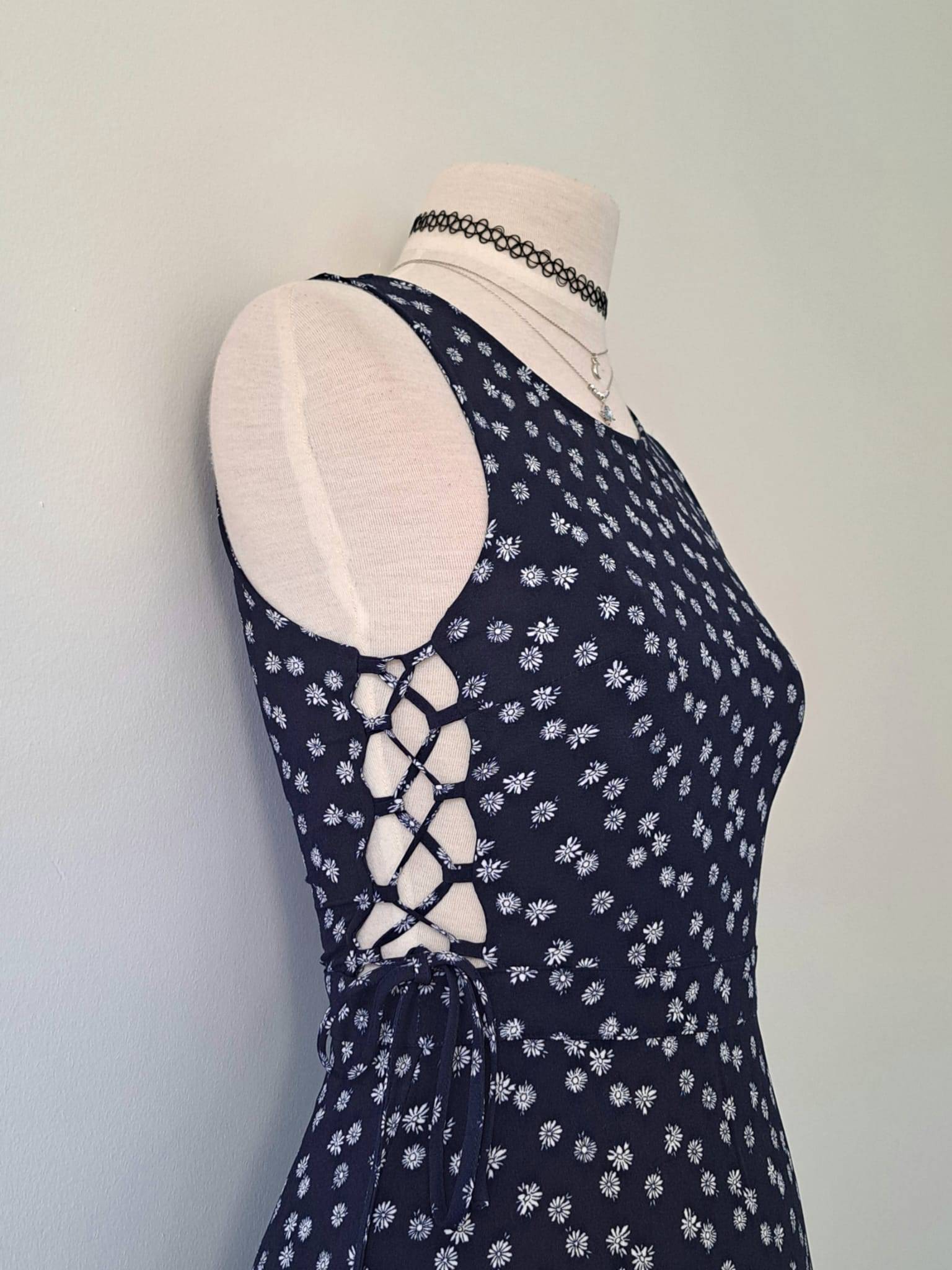 ⁕ Navy Floral Side Tie Dress - photo 3