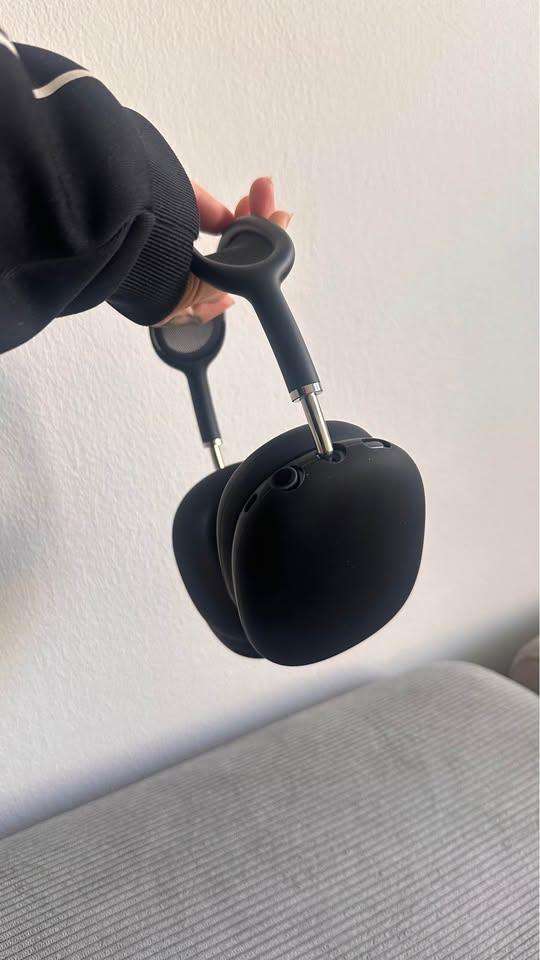 AirPods Max USB-C Midnight + Mattes Case - photo 3