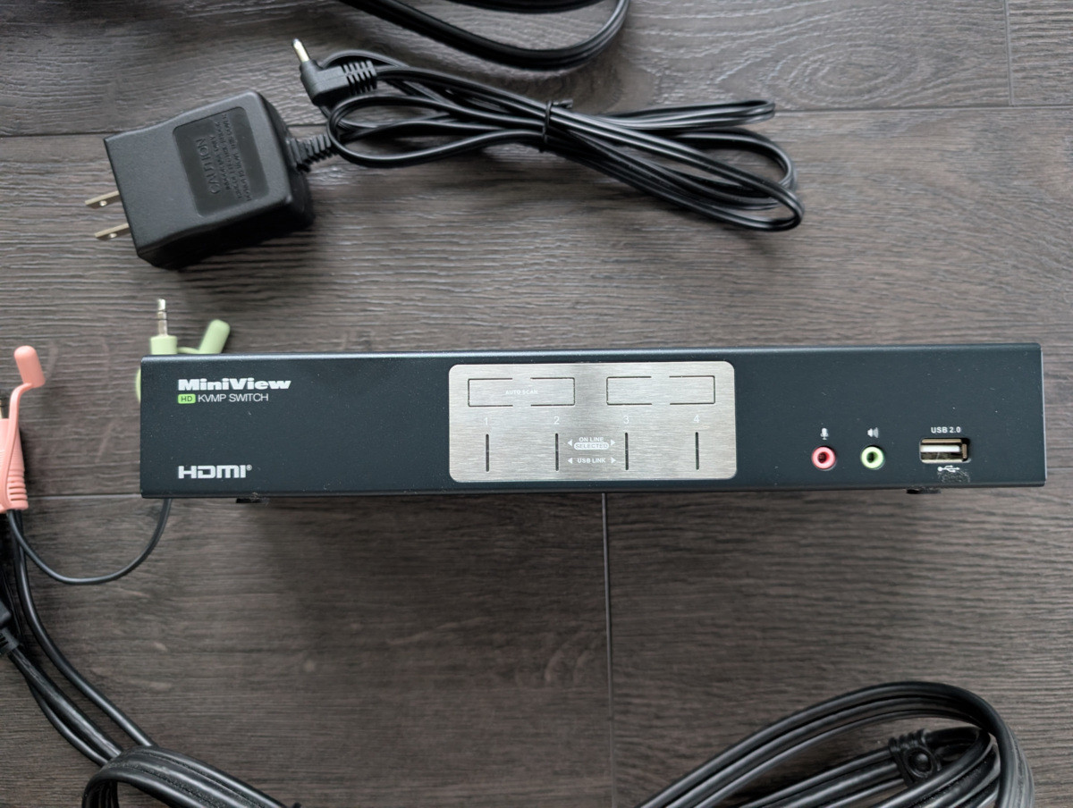 IOGear GCS1794 4-Port HDMI KVM switch with audio